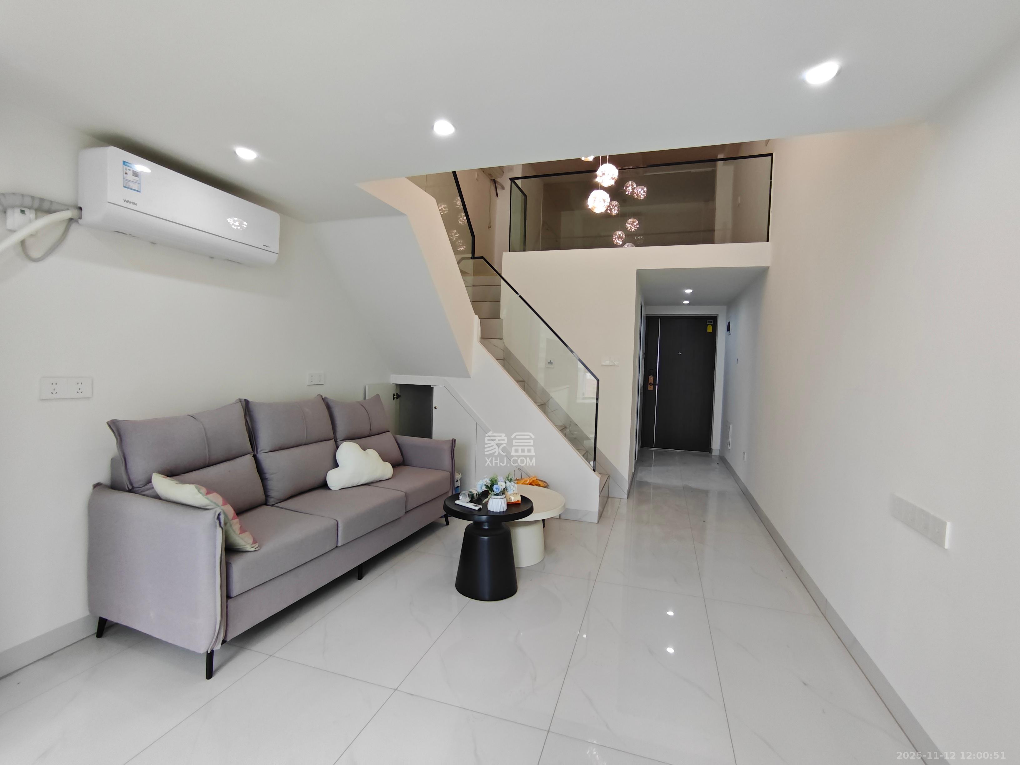 复地滨江金融中心 1室1厅1卫 2700.0元/月 复地滨江金融中心 1室1厅1卫 2700.0元/月室内图