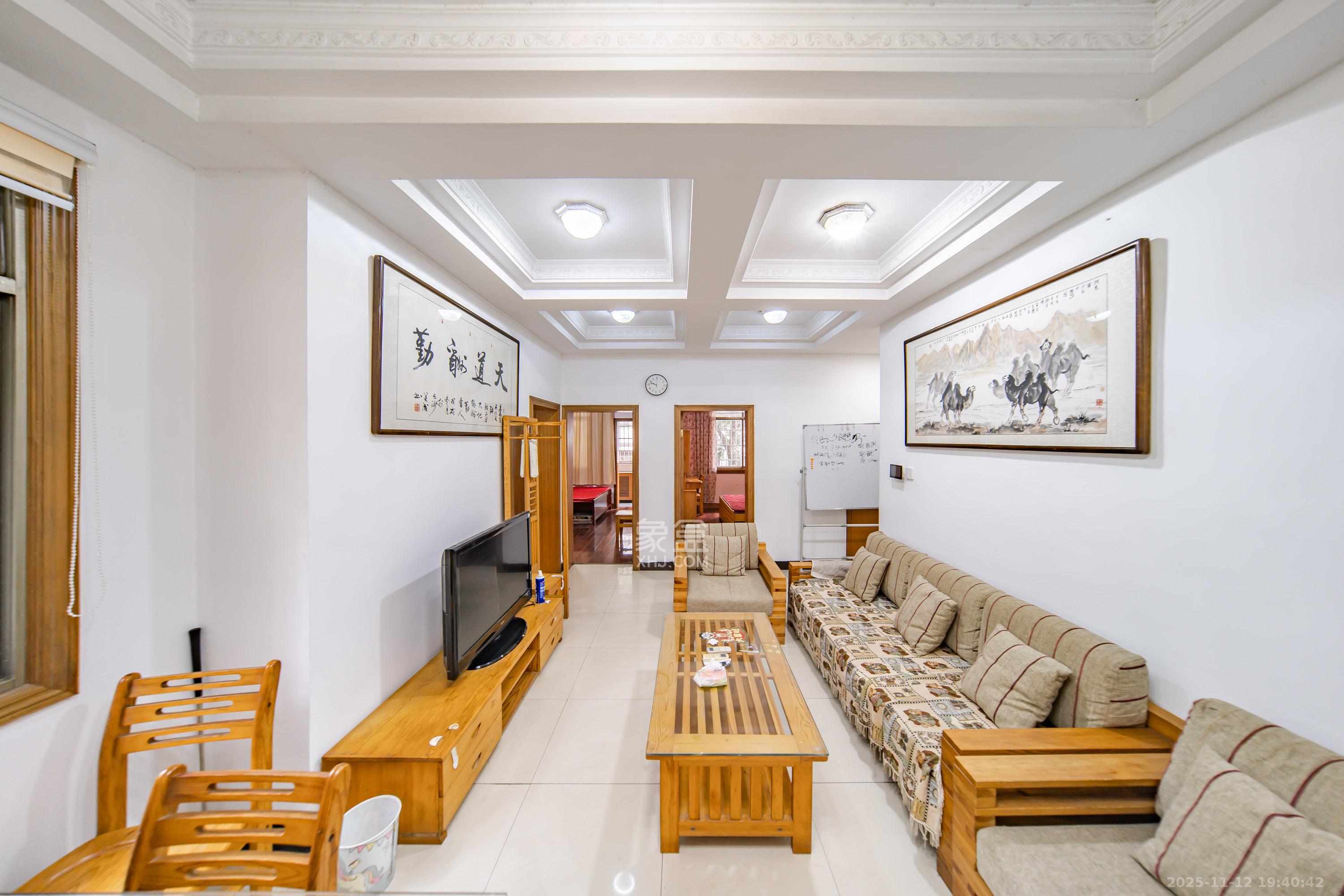 湖南电视台宿舍  3室2厅1卫    72.0万