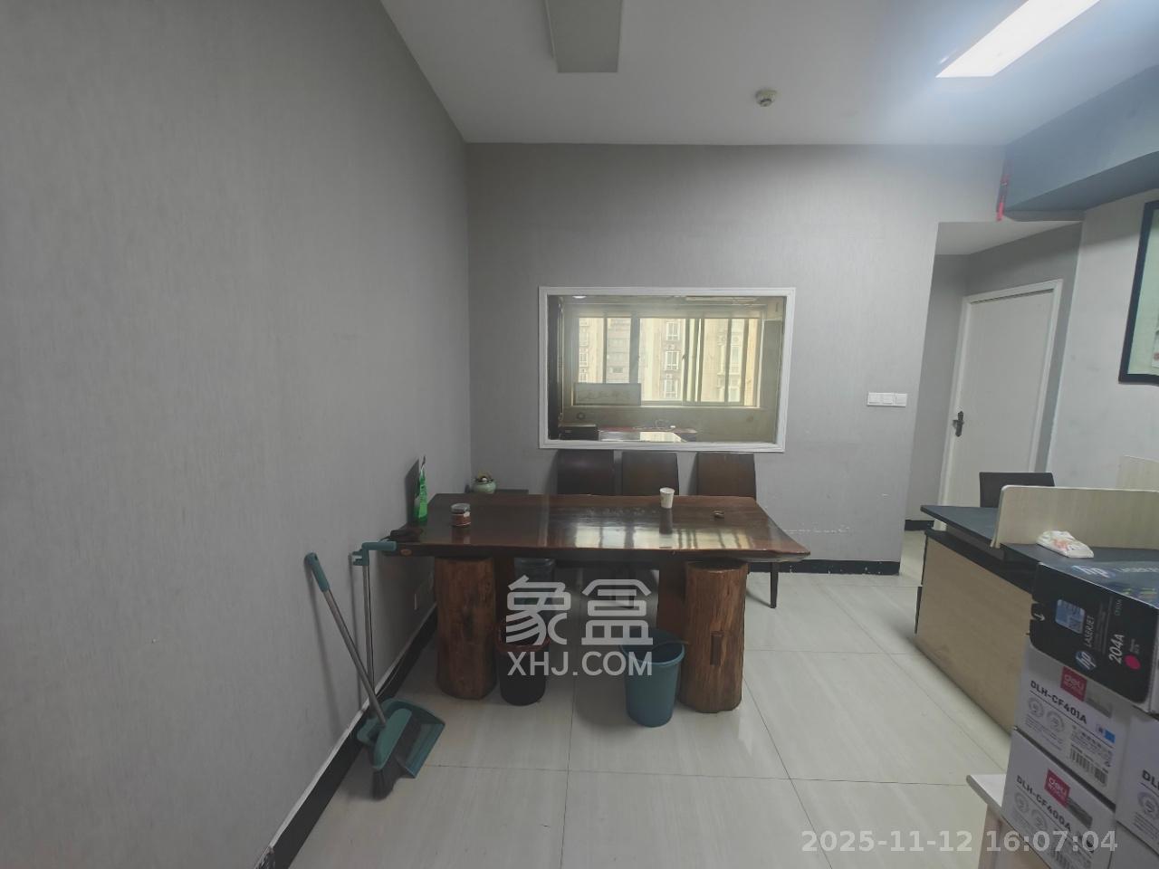 长远华樟名府  2室1厅1卫    1400.0元/月