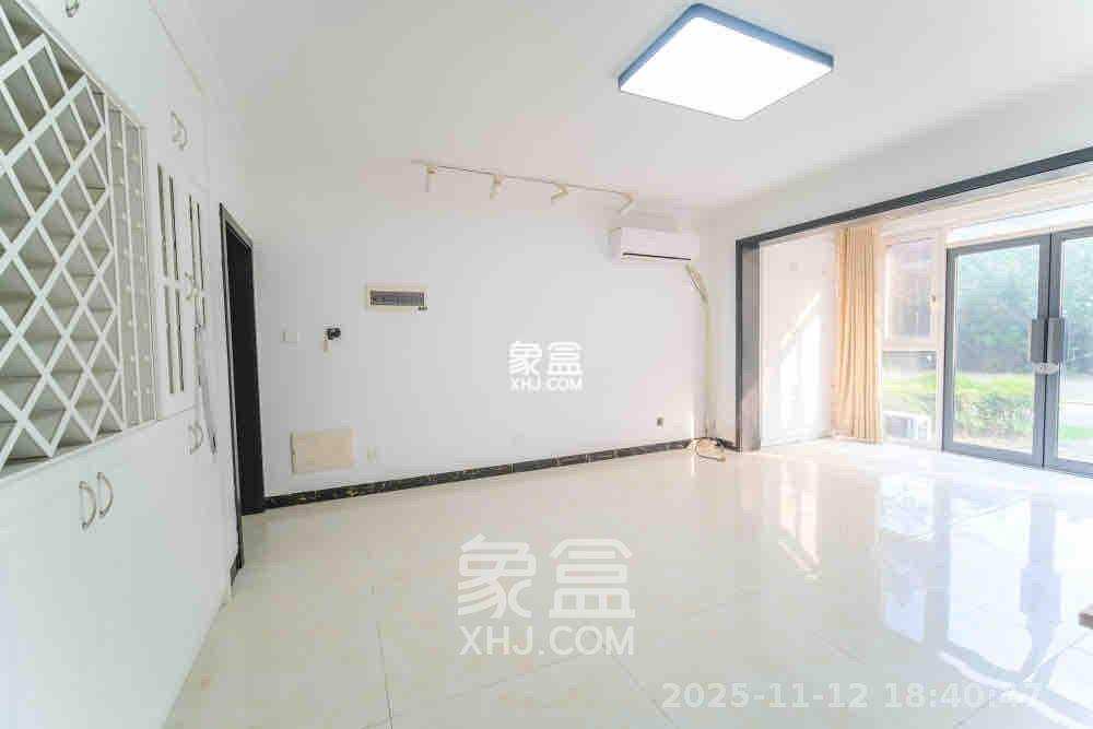 和悦城(蟠龙景苑) 3室2厅2卫 2200.0元/月 和悦城(蟠龙景苑) 3室2厅2卫 2200.0元/月室内图