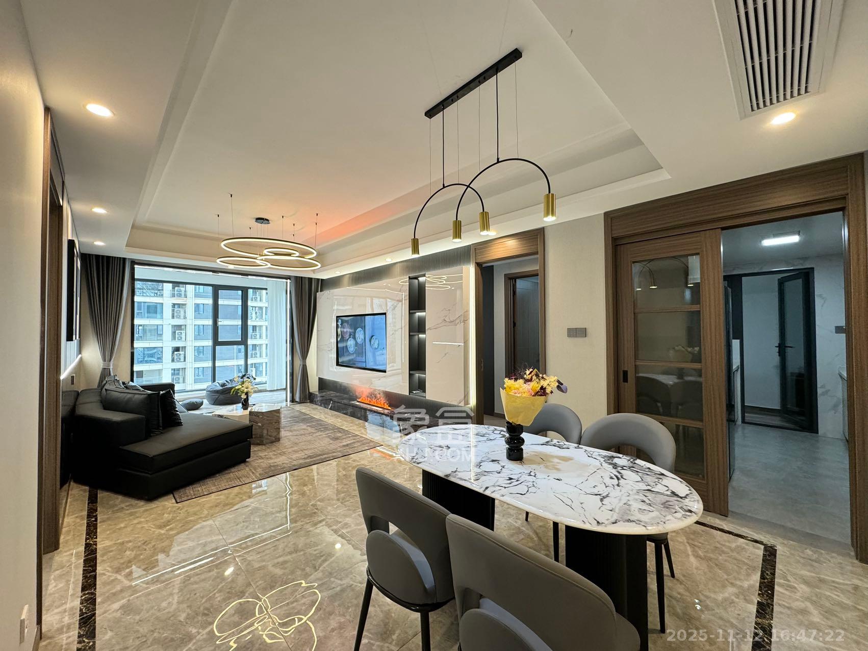 绿地V岛  3室1厅2卫    5200.0元/月