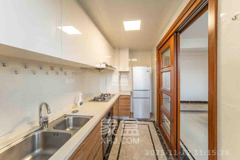 中海国际二期  3室2厅2卫    2100.0元/月室内图