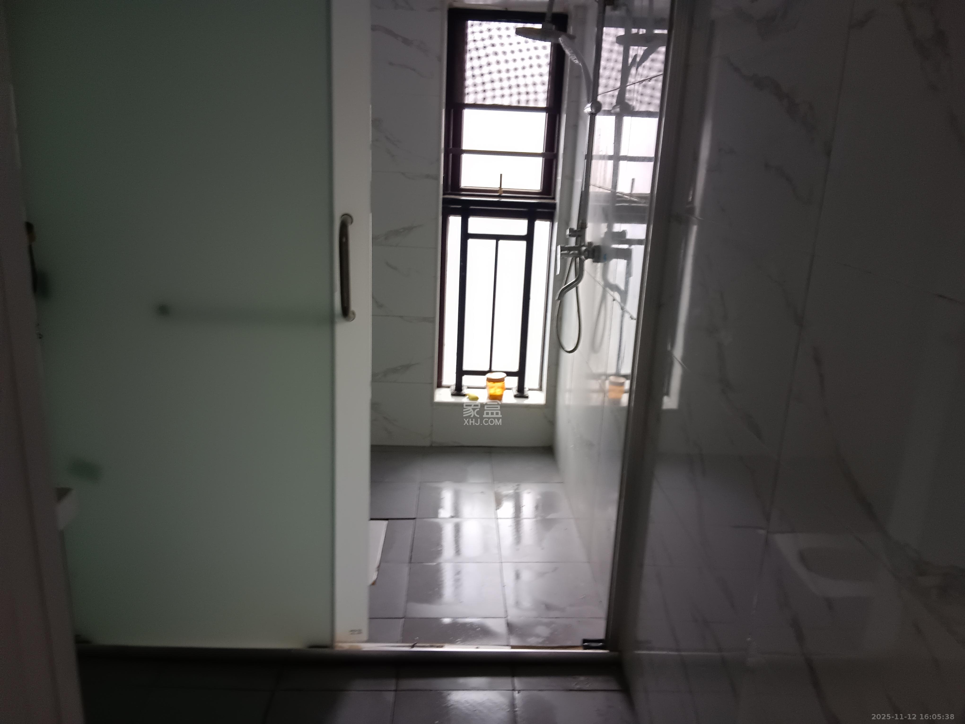 东方美地  4室2厅1卫    3500.0元/月室内图