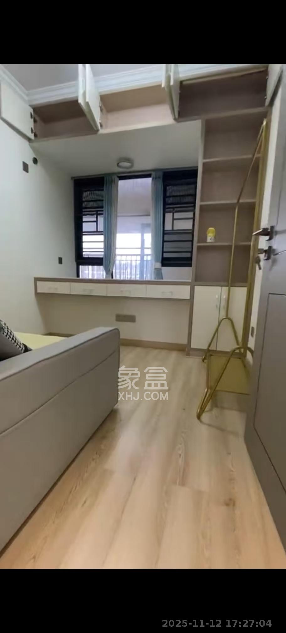 华远海蓝郡  3室2厅2卫    2500.0元/月