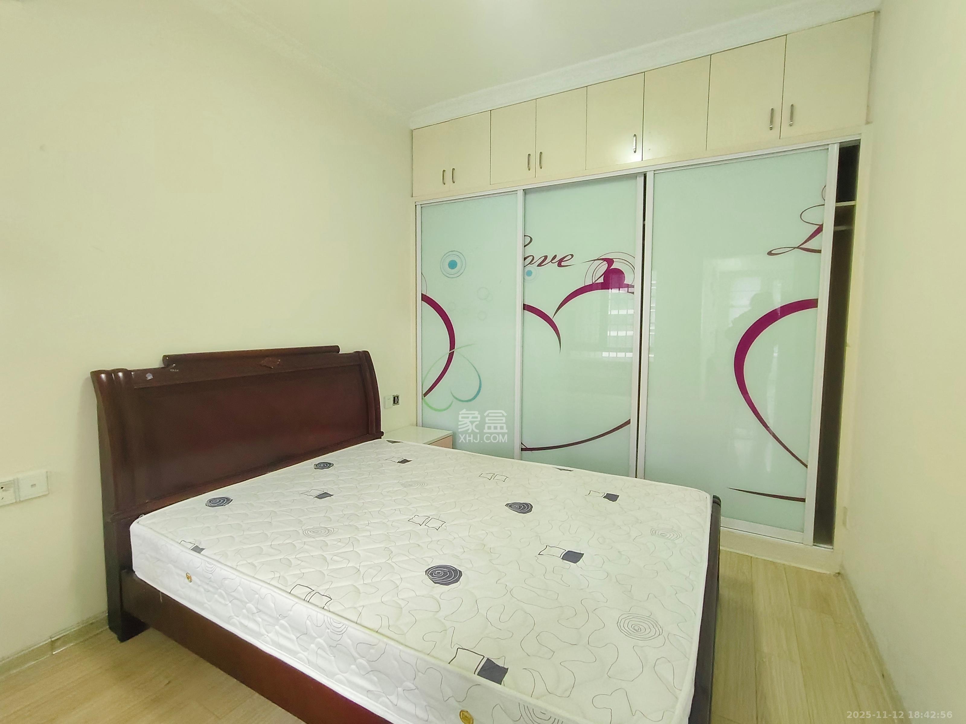 凯乐湘园  2室2厅1卫    2400.0元/月室内图