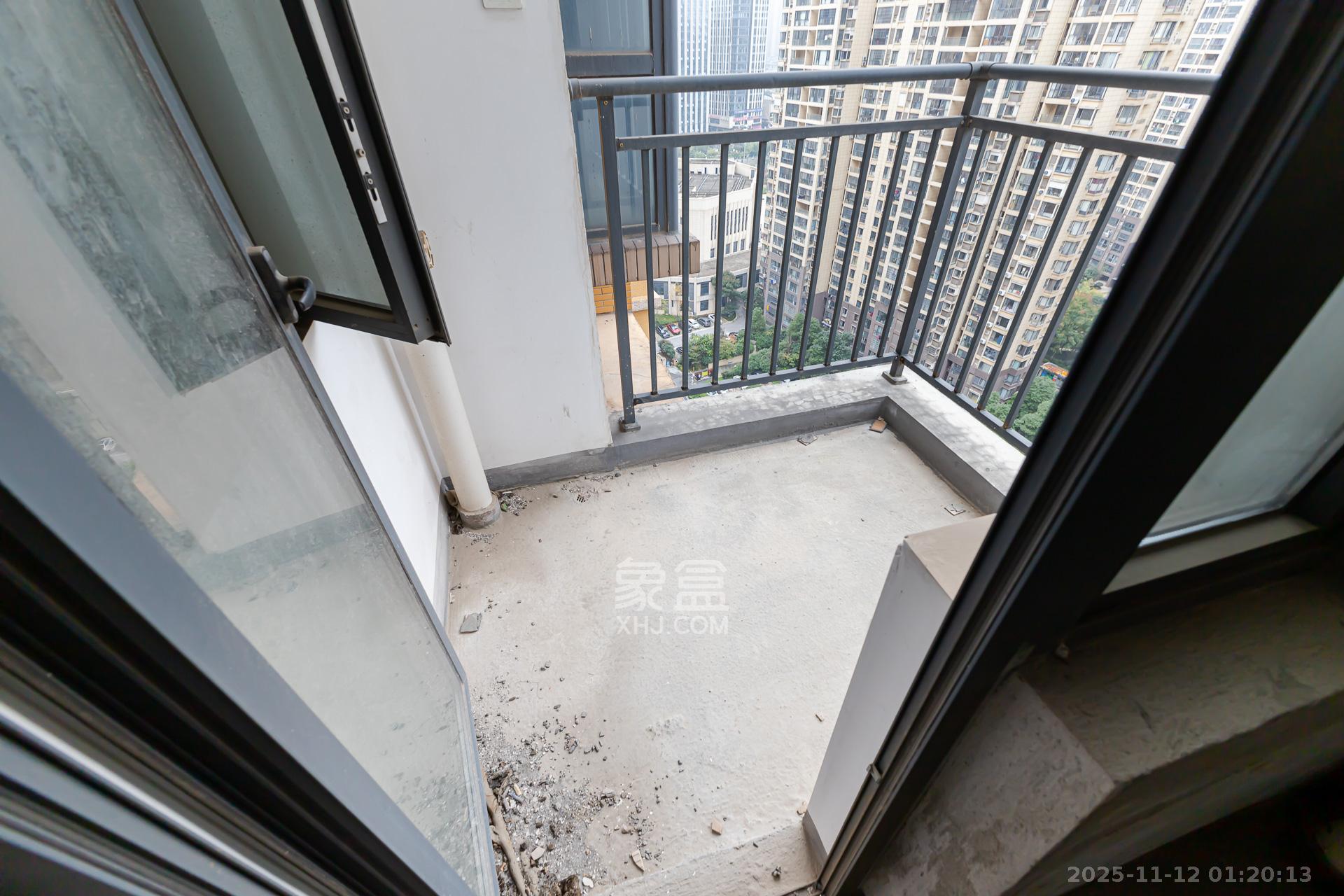 玛丽的花园（金色阳光家园）  3室2厅2卫    82.8万阳台