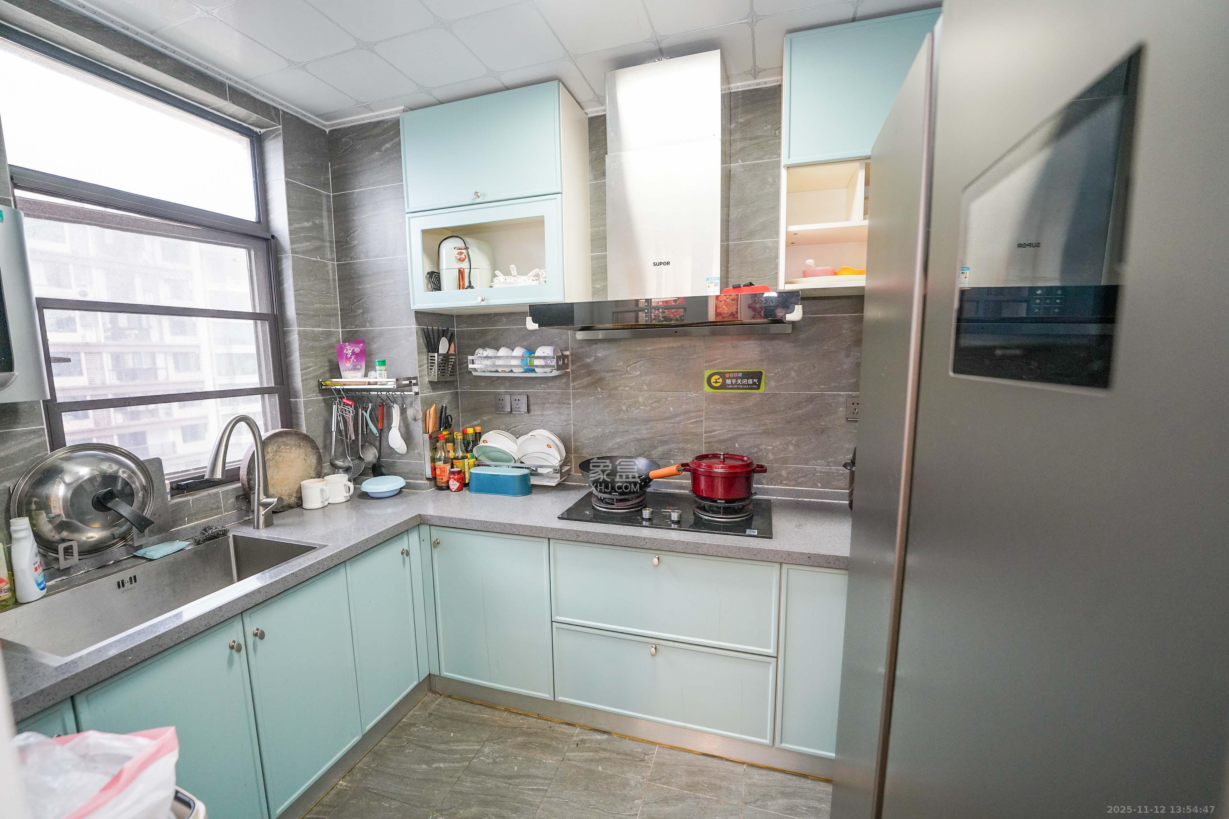 福天藏郡院子  4室2厅2卫    125.0万厨房