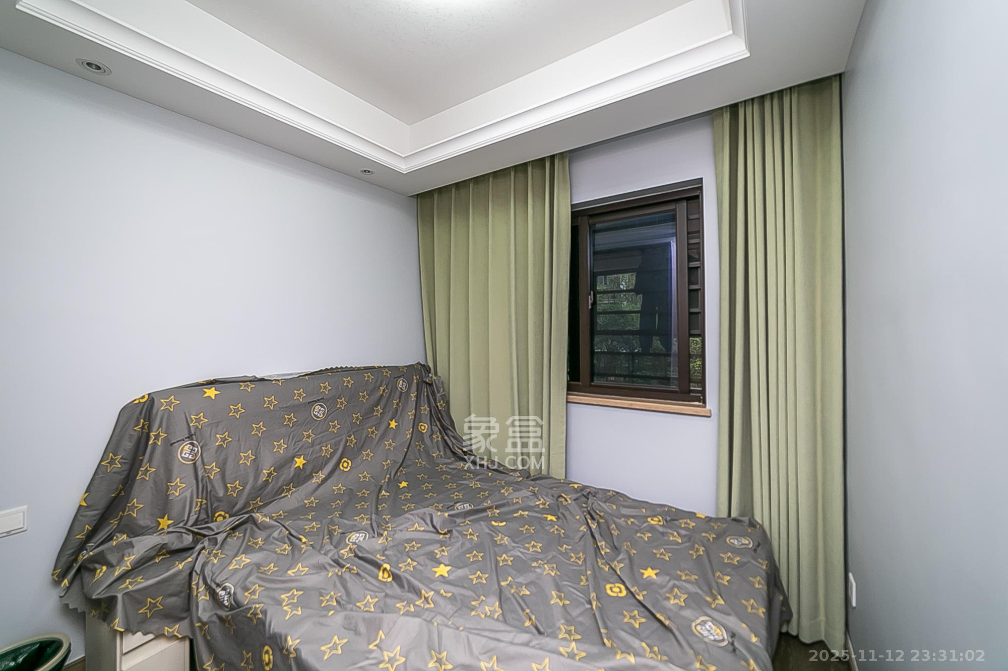 新力铂园（江山云著）  3室2厅2卫    130.0万卧室