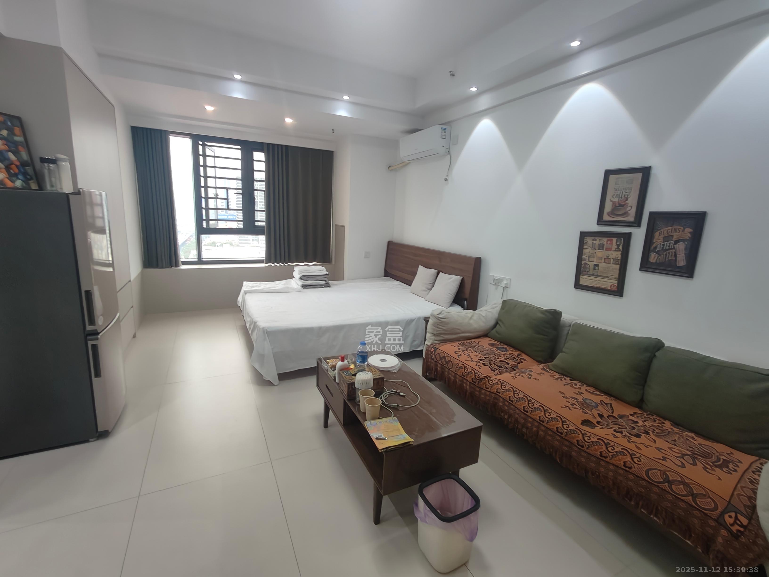 友兴家园  1室1厅1卫    1700.0元/月室内图1