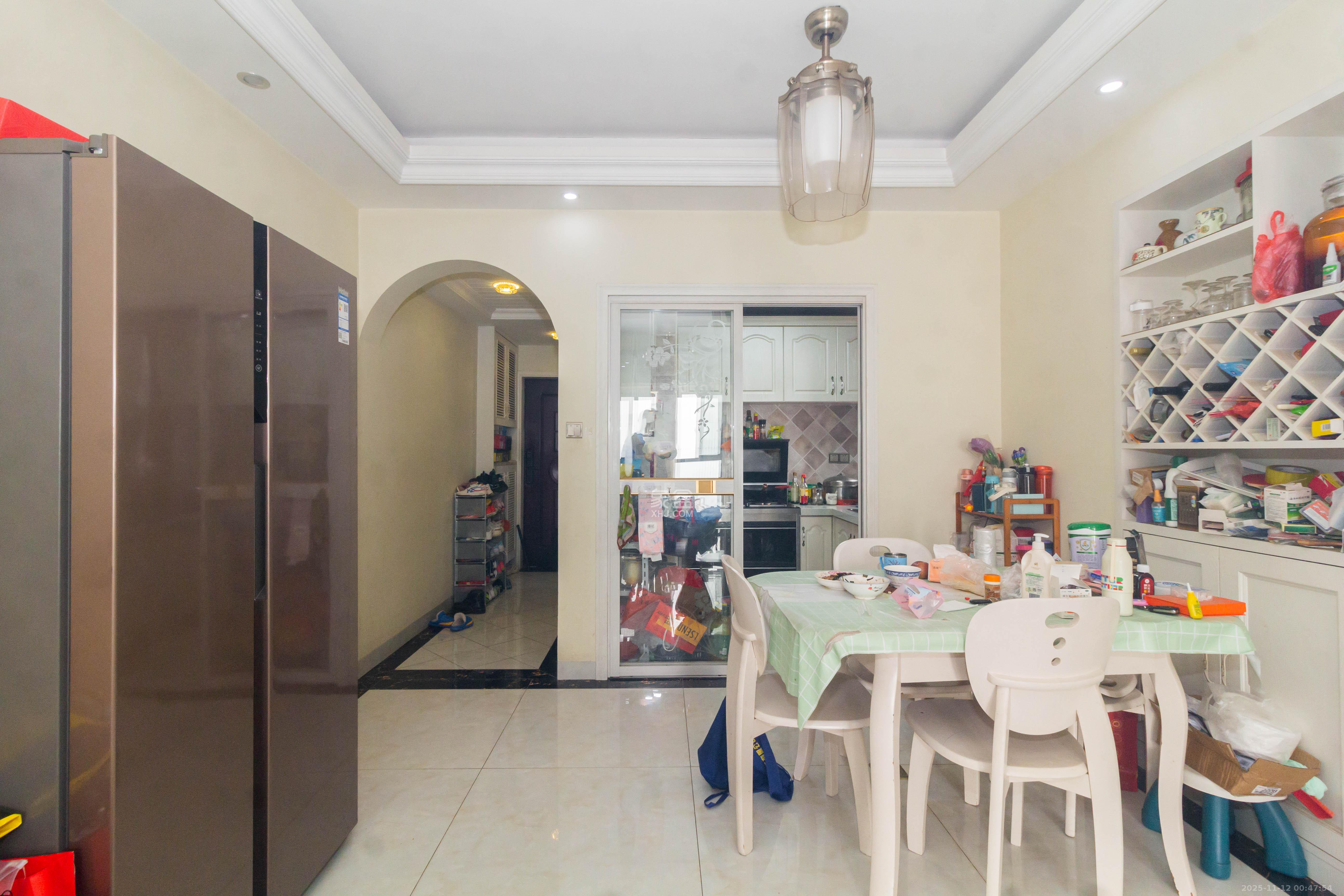 海德公园  3室2厅1卫    55.8万客厅