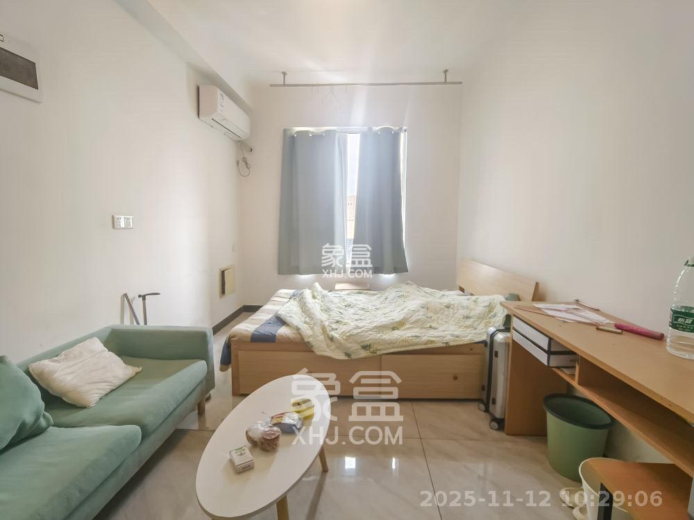 保利香槟国际  1室1厅1卫    1000.0元/月室内图