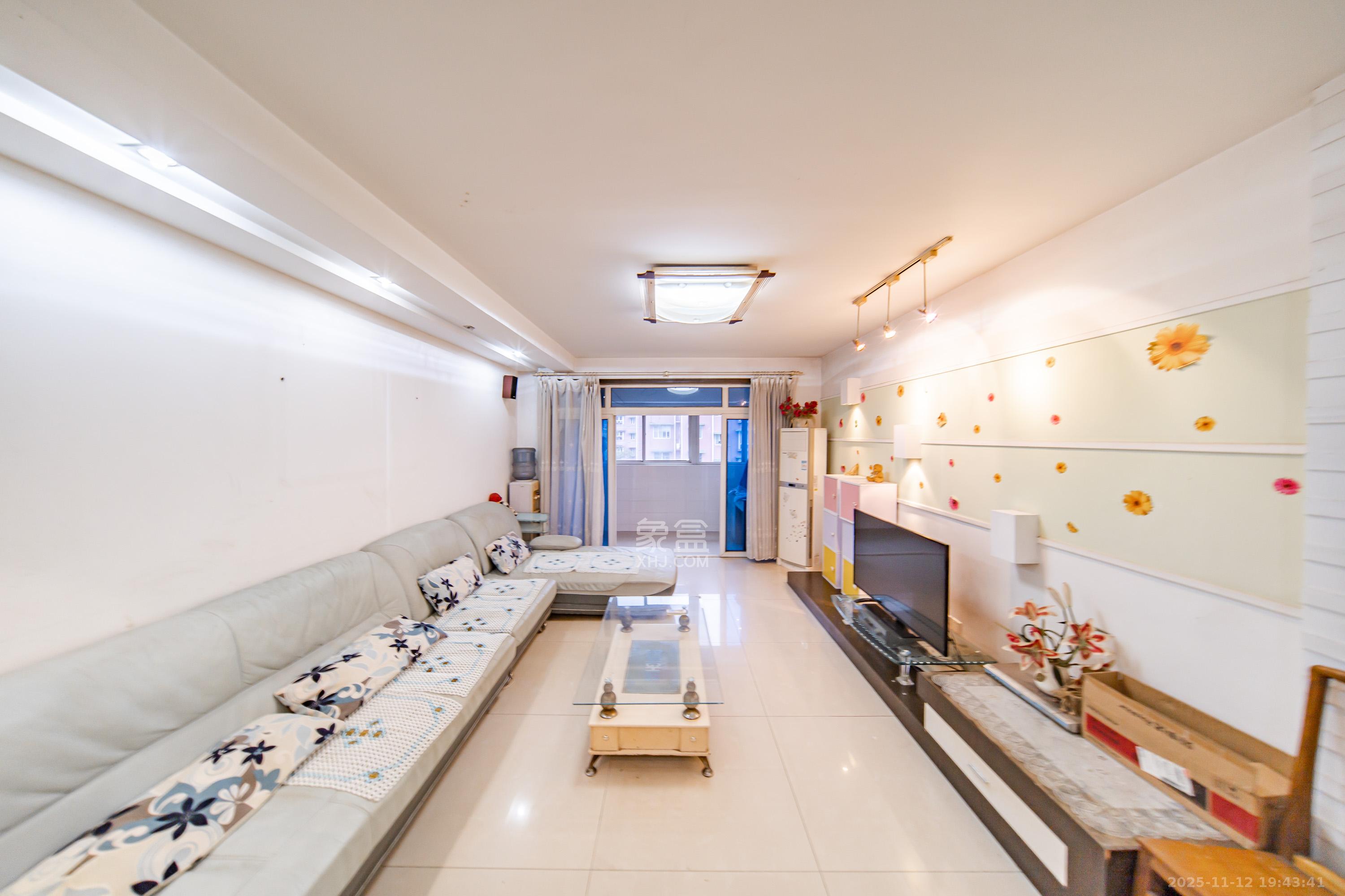 四方小区  2室2厅1卫    62.0万