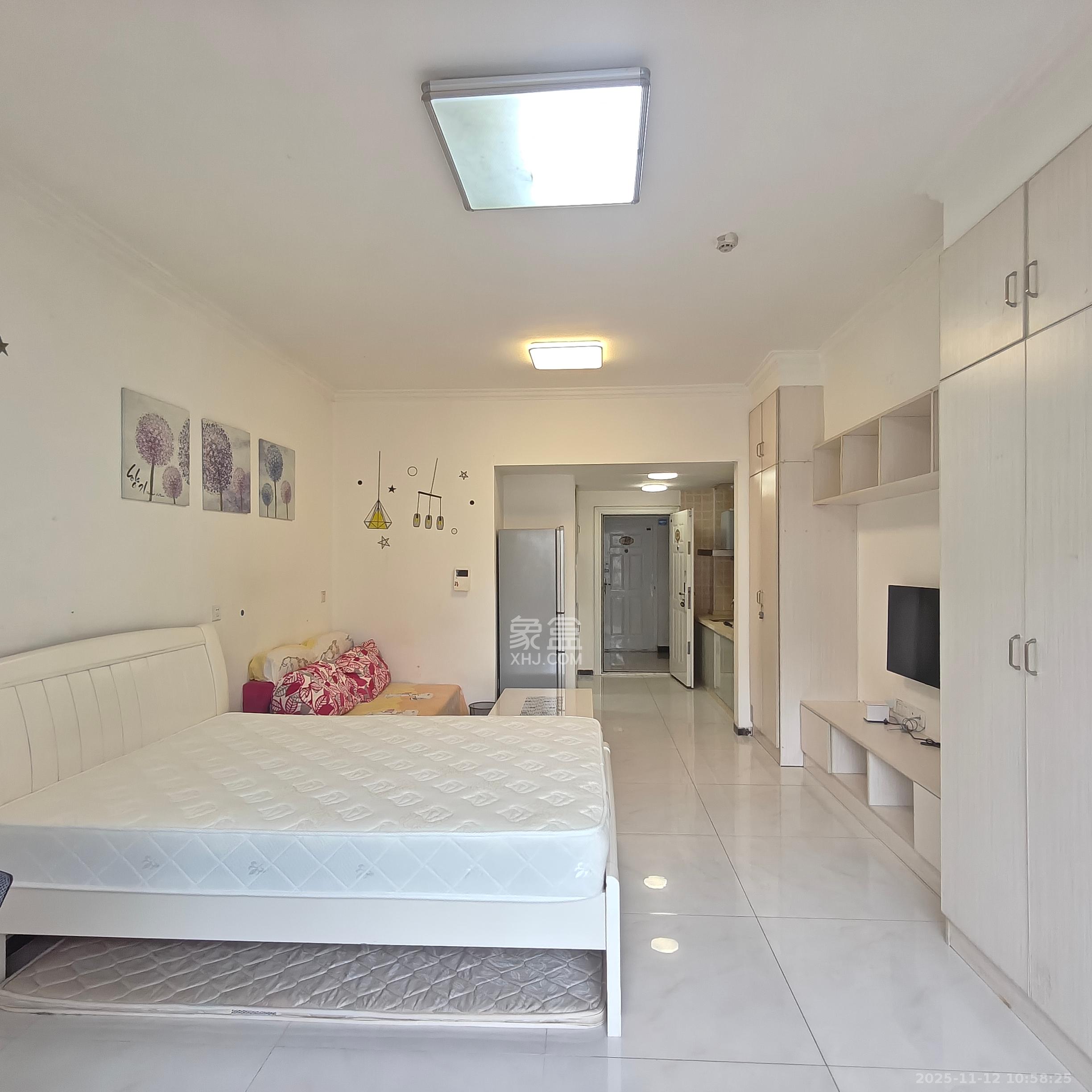 九峰远见  1室1厅1卫    1300.0元/月室内图