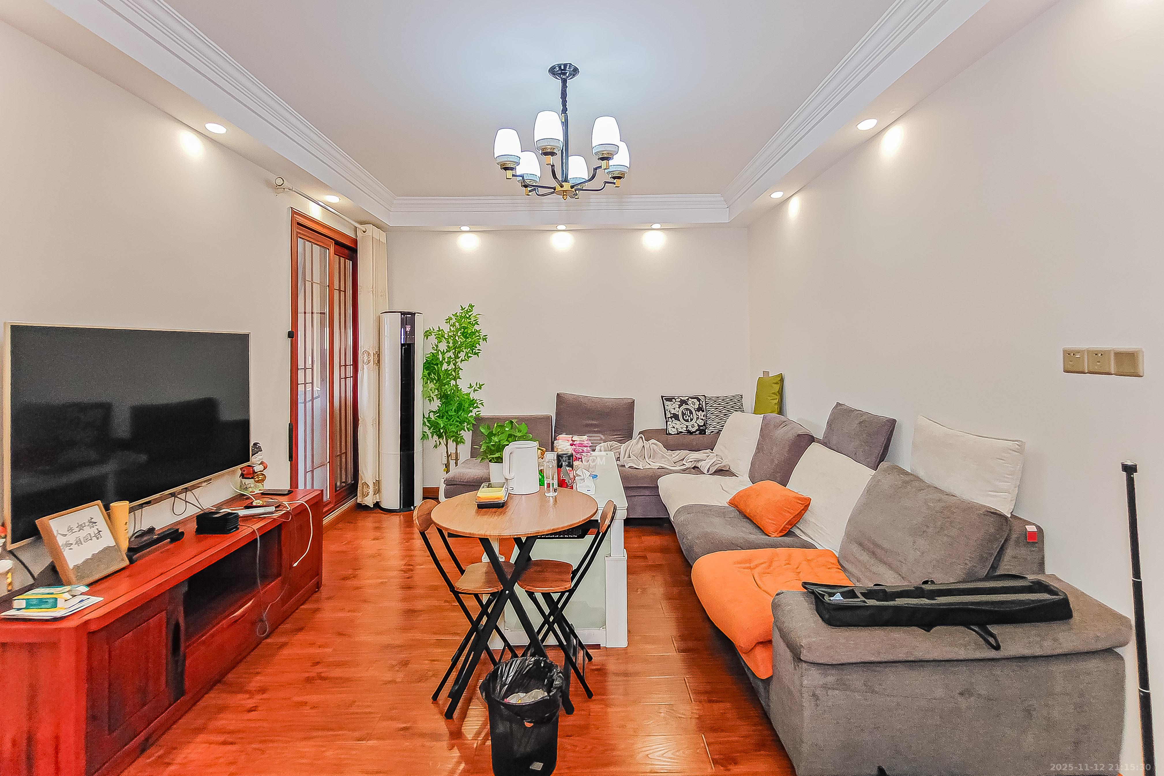 阳光锦城 2室1厅1卫 115.0万 阳光锦城 2室1厅1卫 115.0万客厅