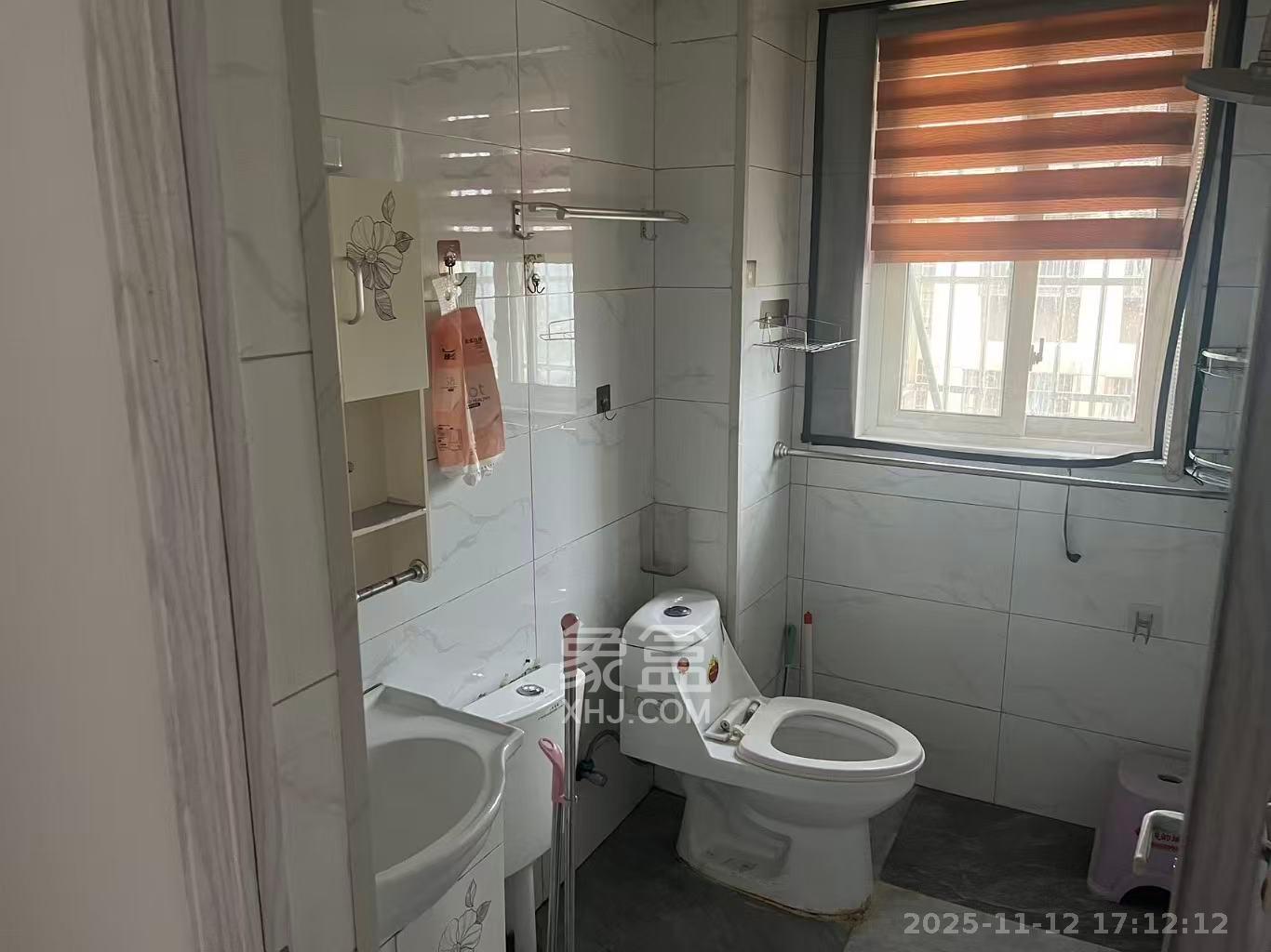 桥头家苑一期  2室2厅1卫    1700.0元/月室内图