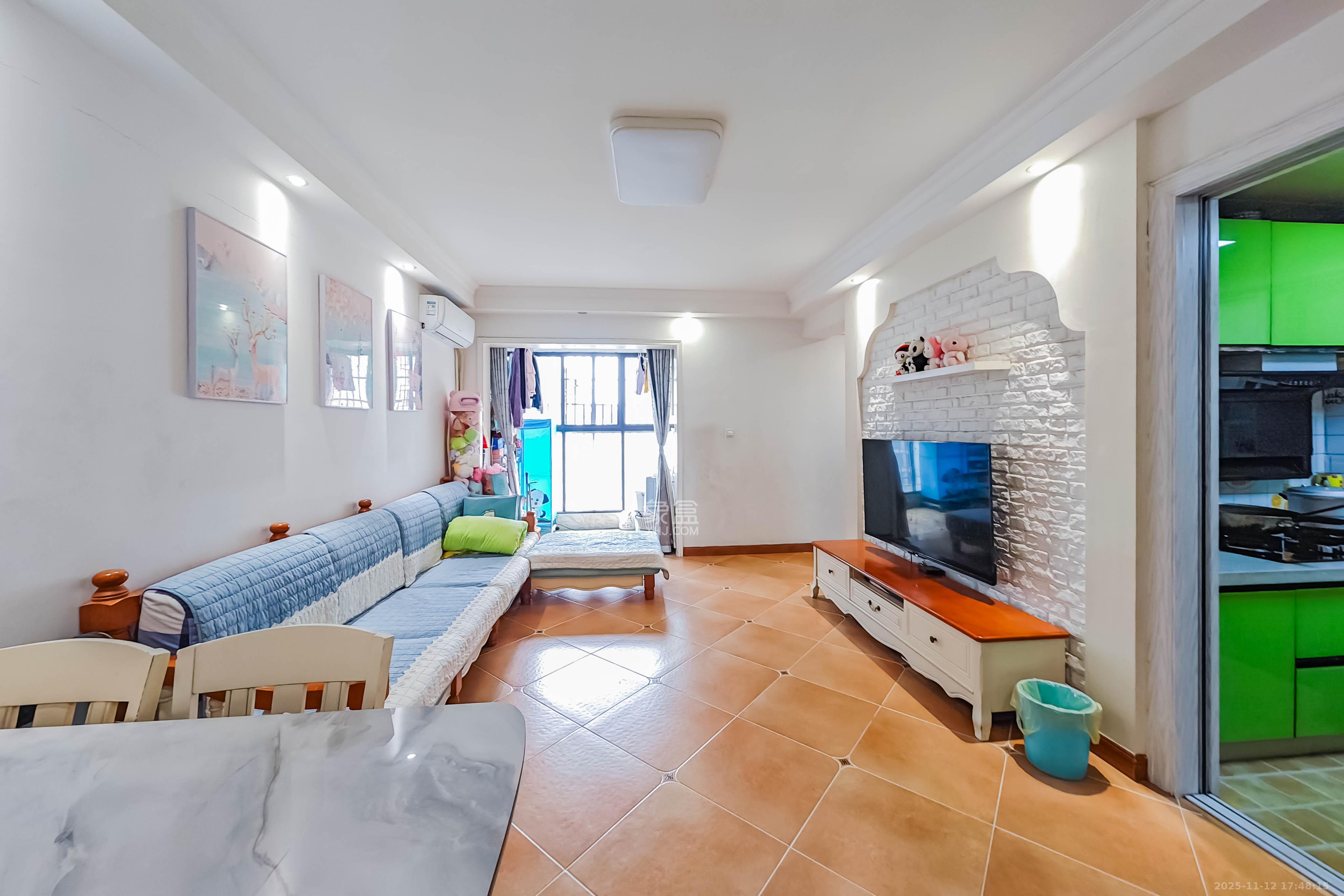 绿地之窗 4室2厅1卫 78.0万 绿地之窗 4室2厅1卫 78.0万客厅