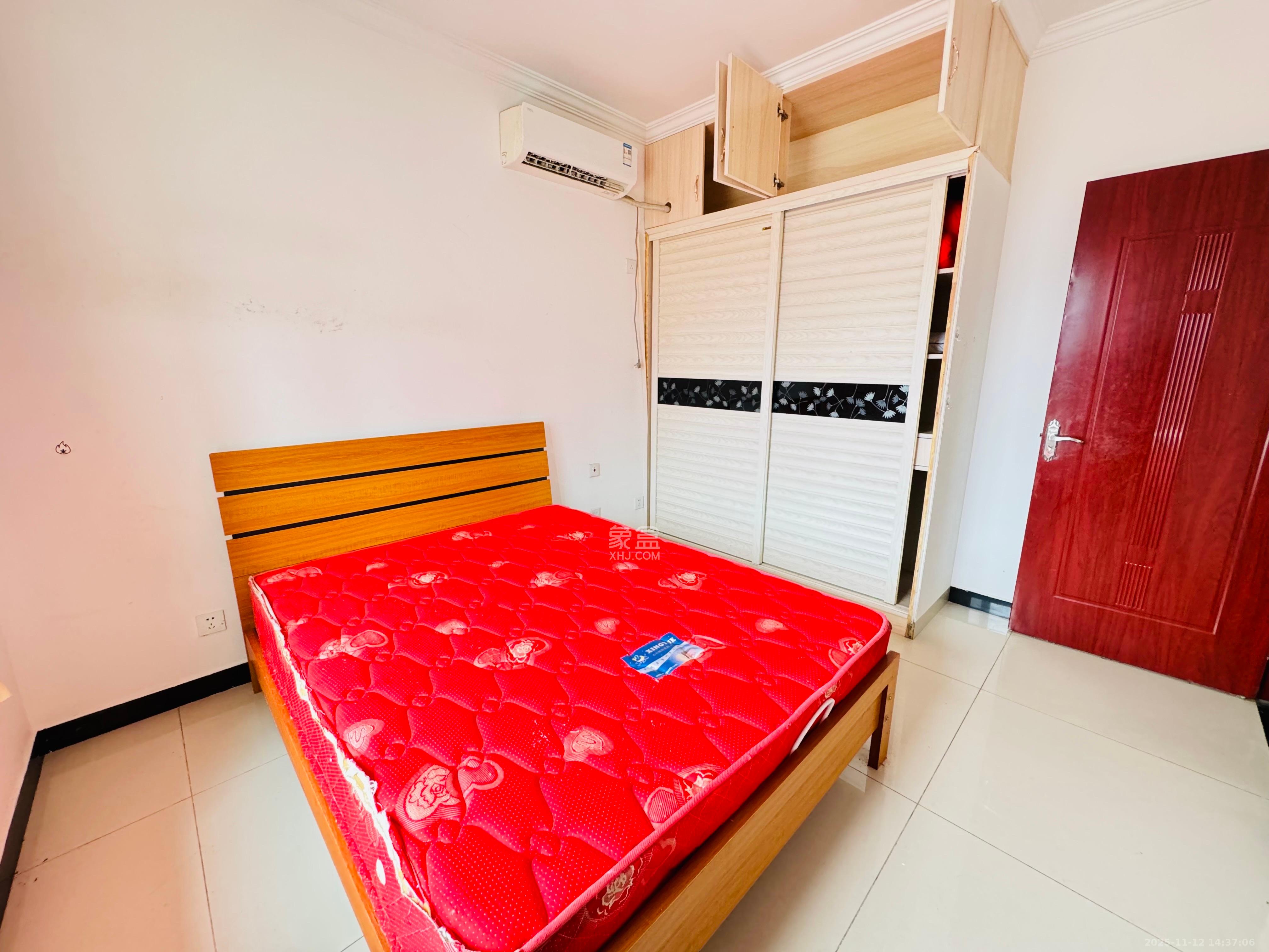 芙蓉别墅山庄(嘉湘华庭) 3室2厅1卫 2700.0元/月 芙蓉别墅山庄(嘉湘华庭) 3室2厅1卫 2700.0元/月室内图