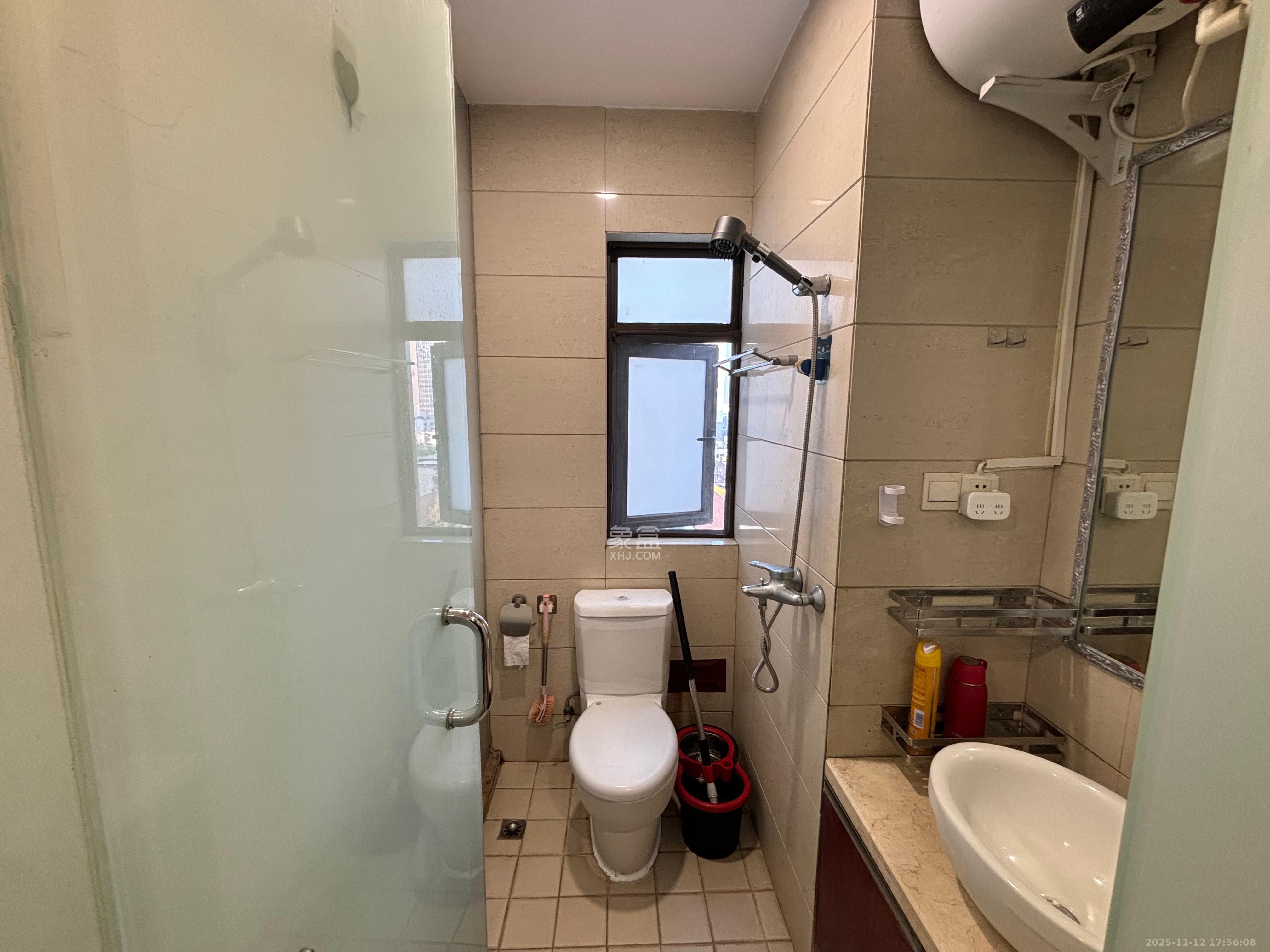 铂宫  1室1厅1卫    1700.0元/月