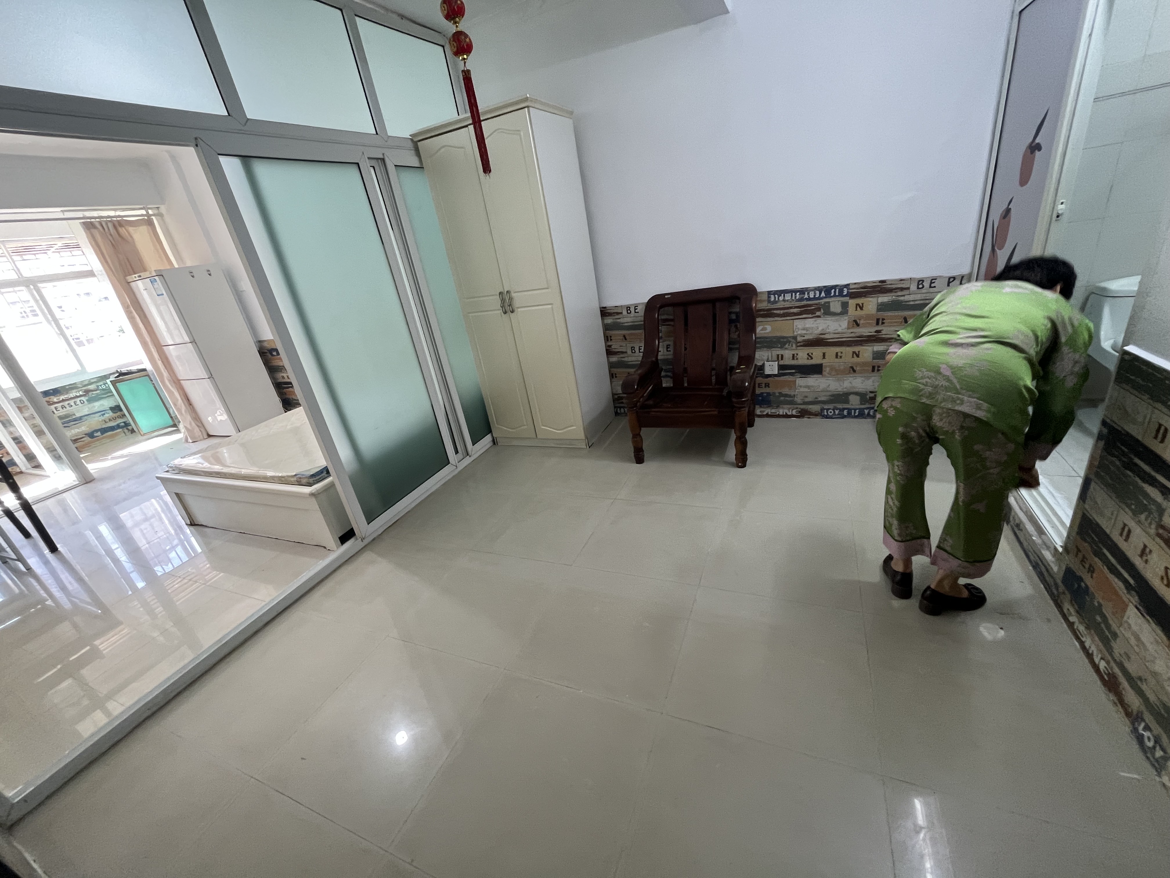 海星公寓  1室1厅1卫    1500.0元/月室内图1