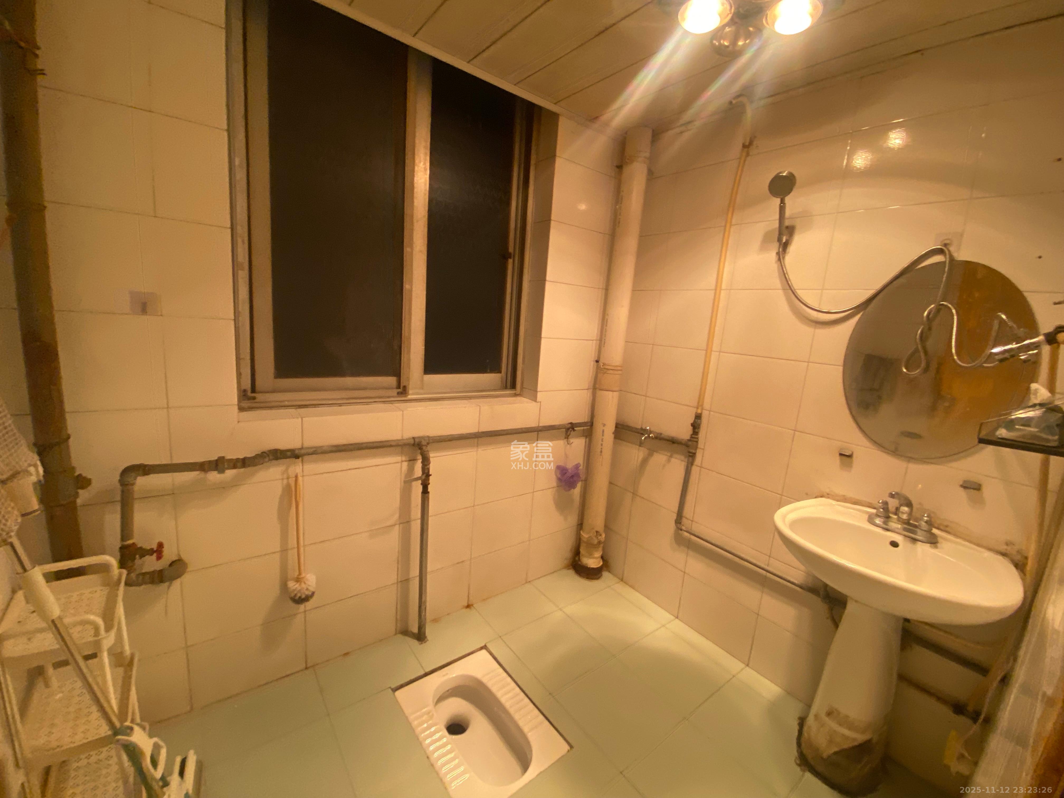 长城万富汇  2室1厅1卫    2500.0元/月