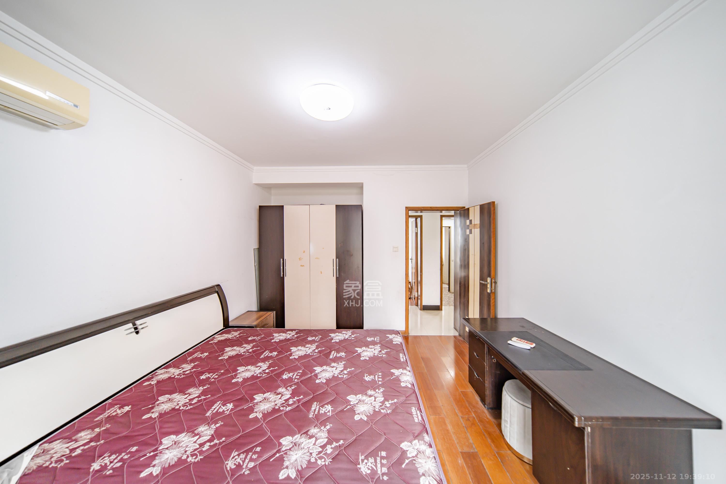 四季美景一、二期 2室2厅1卫 72.0万 四季美景一、二期 2室2厅1卫 72.0万卧室