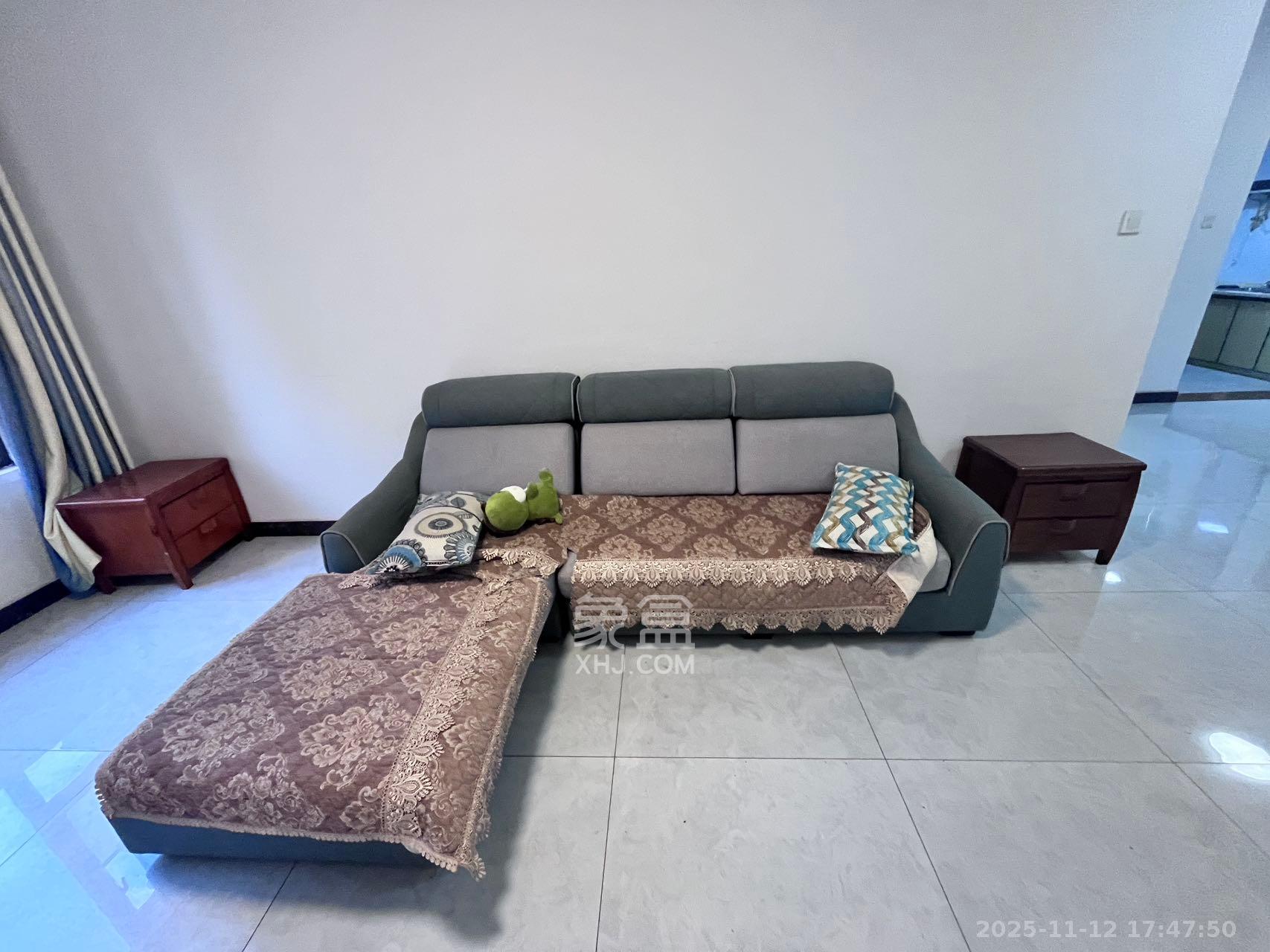 阳光城尚东湾青云苑  3室2厅2卫    2000.0元/月