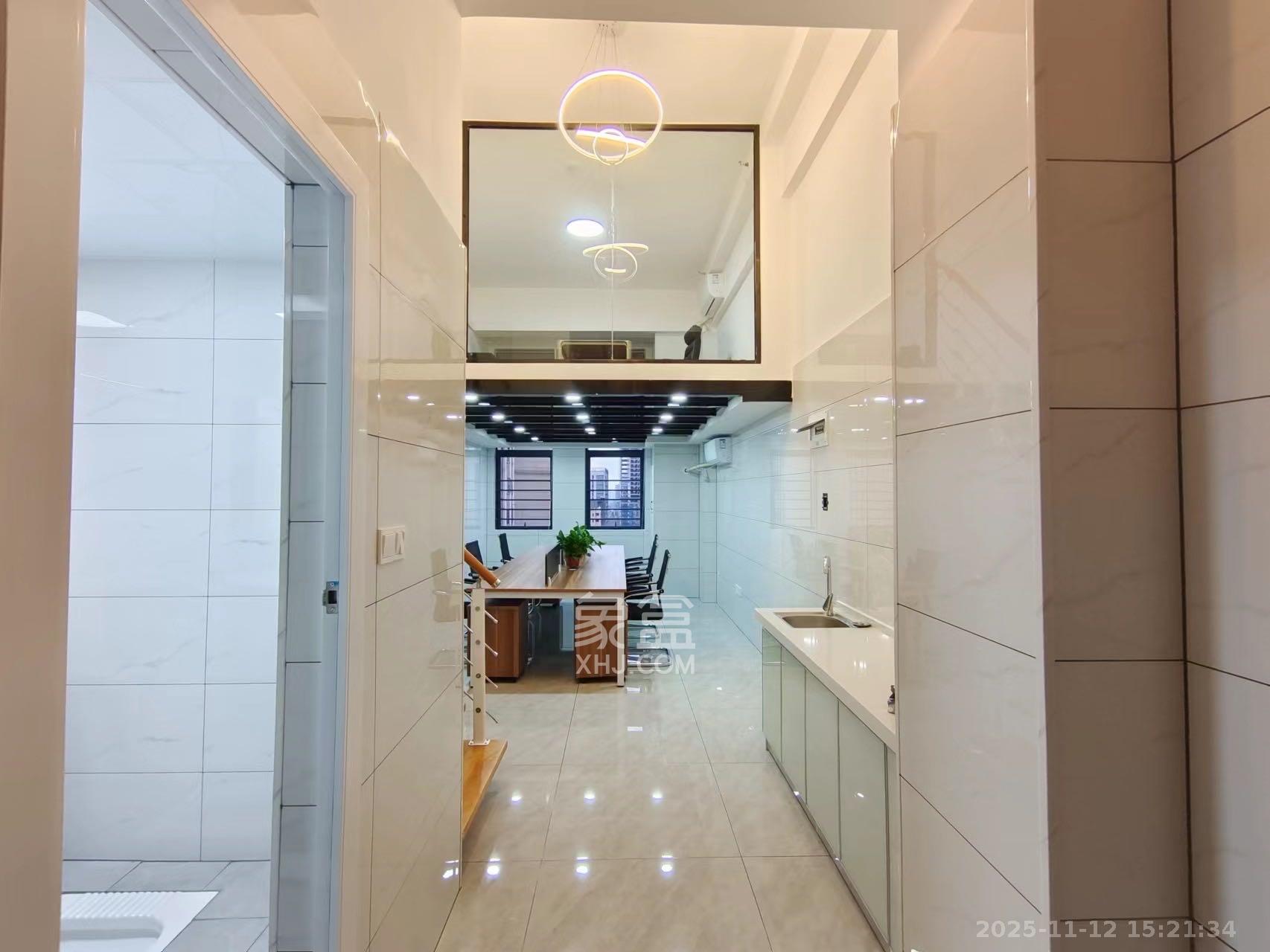 华润置地广场二期 1室1厅1卫 1600.0元/月 华润置地广场二期 1室1厅1卫 1600.0元/月室内图