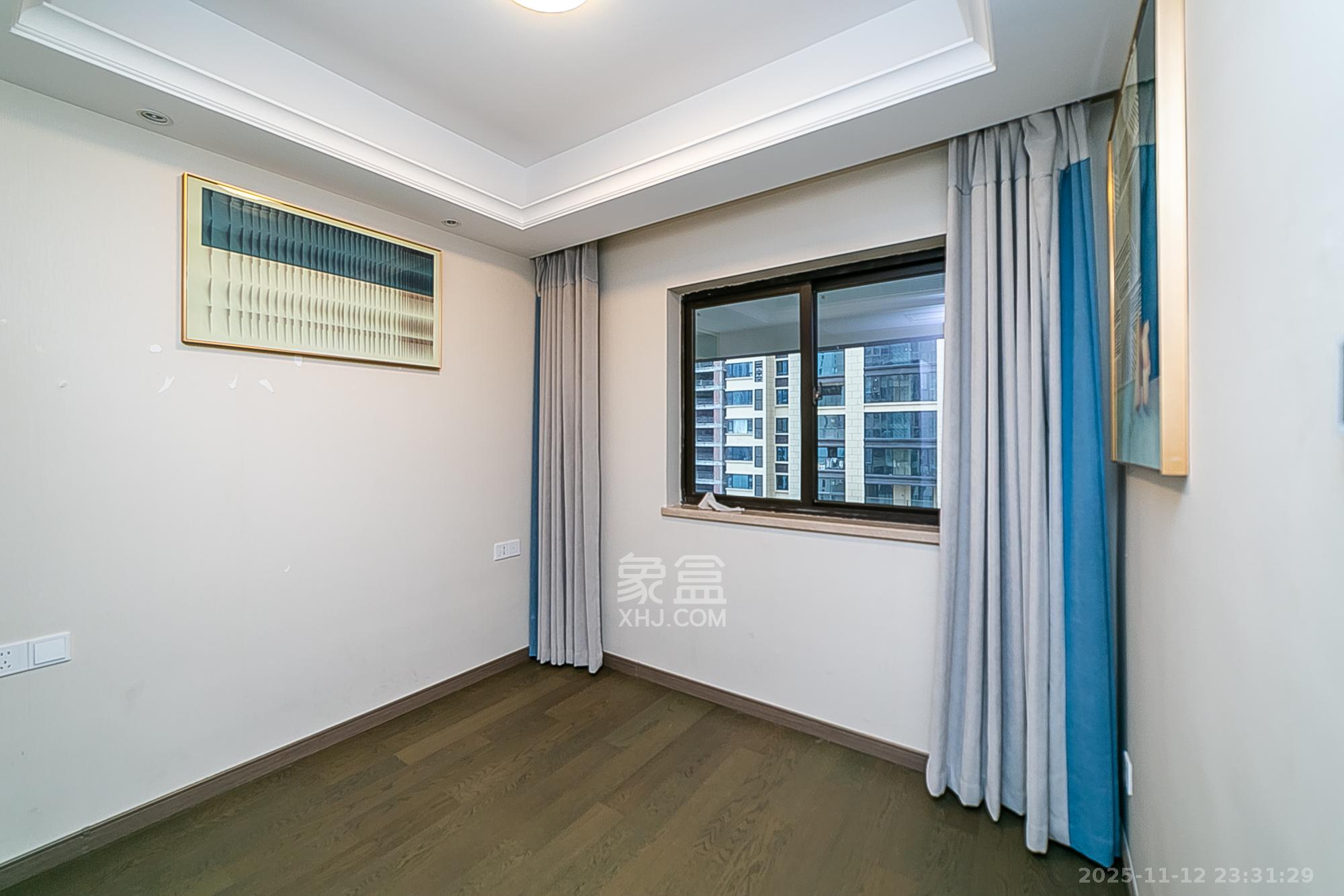 新力铂园(江山云著) 3室2厅2卫 128.0万 新力铂园(江山云著) 3室2厅2卫 128.0万卧室