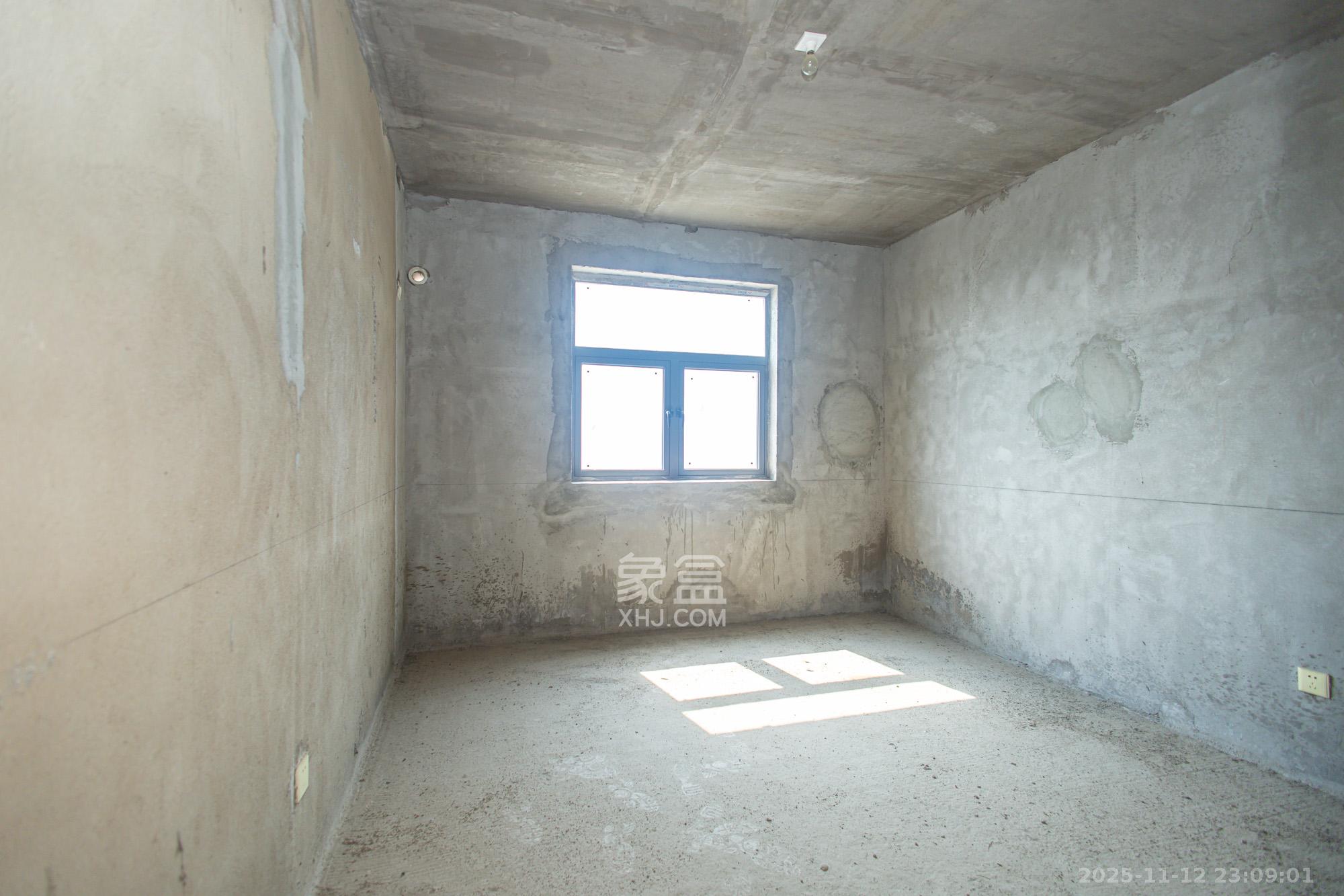 长永佳苑  3室2厅1卫    42.0万卧室