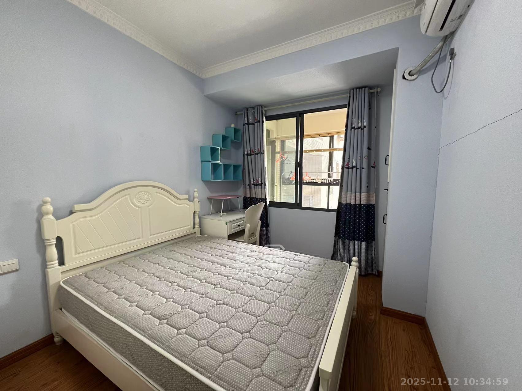 花样年华  4室2厅2卫    2400.0元/月室内图