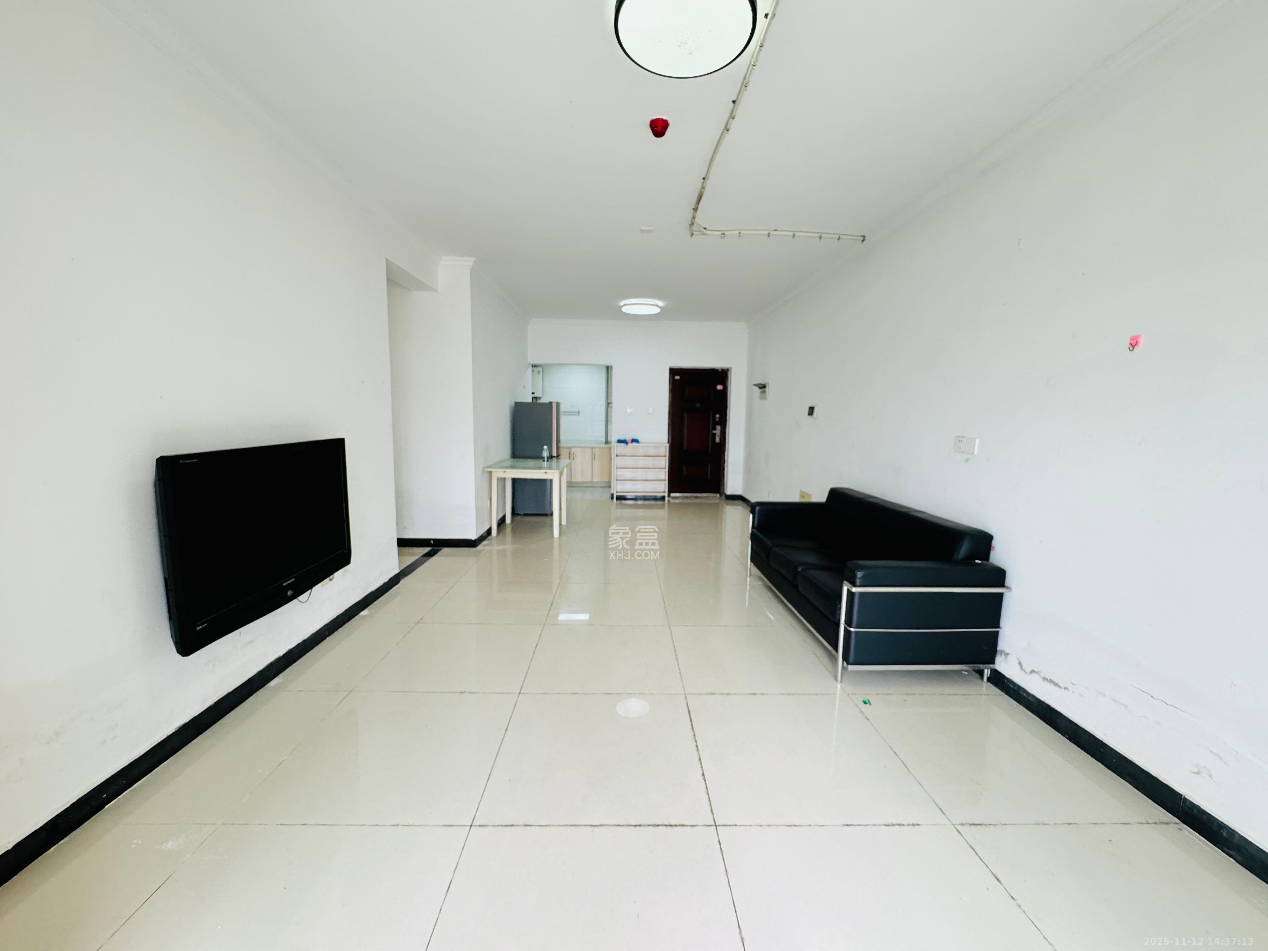 芙蓉别墅山庄（嘉湘华庭）  3室2厅1卫    2700.0元/月室内图