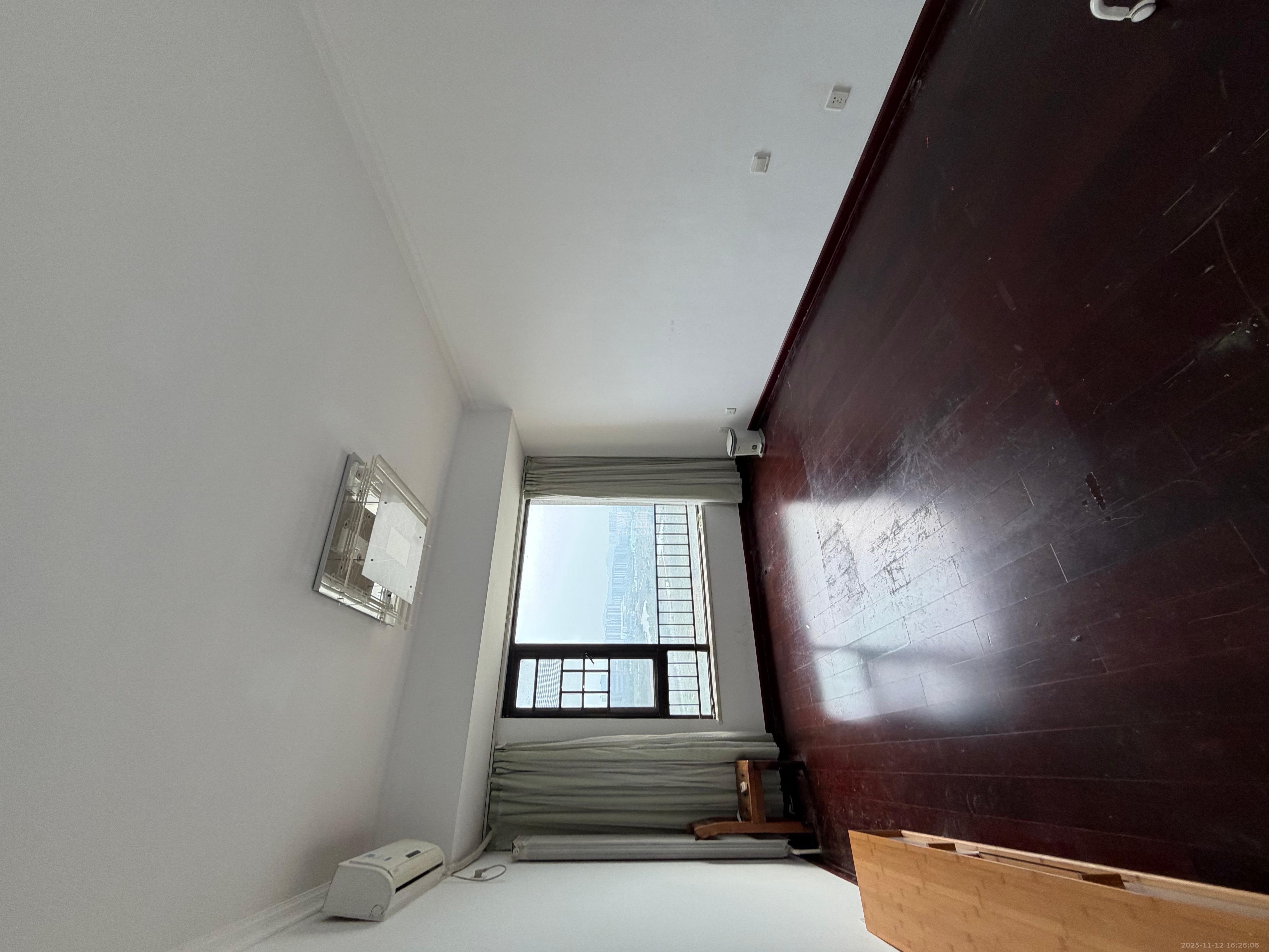 中海国际一期  3室2厅2卫    1800.0元/月