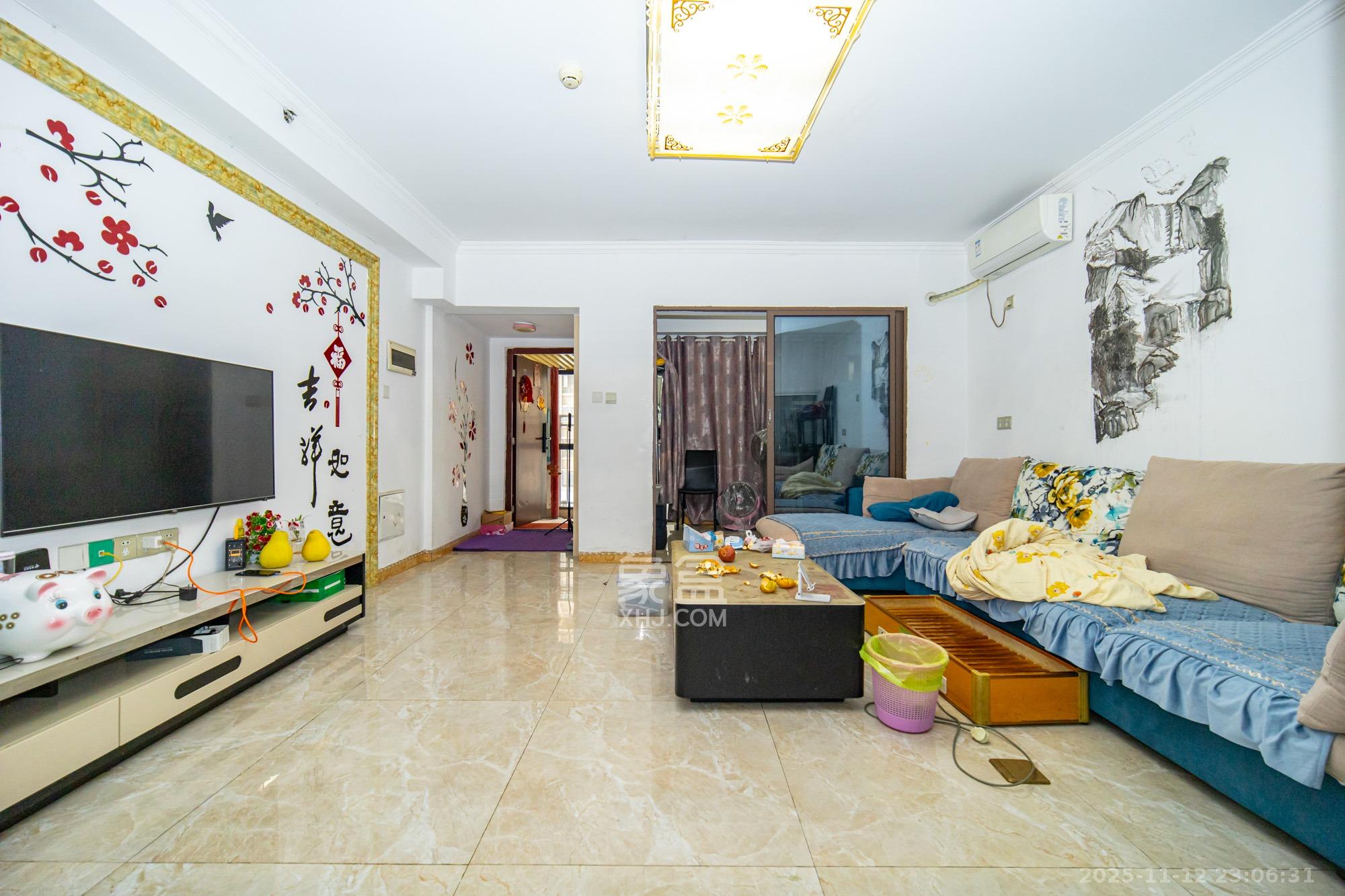 新长海广场  2室1厅1卫    39.8万客厅