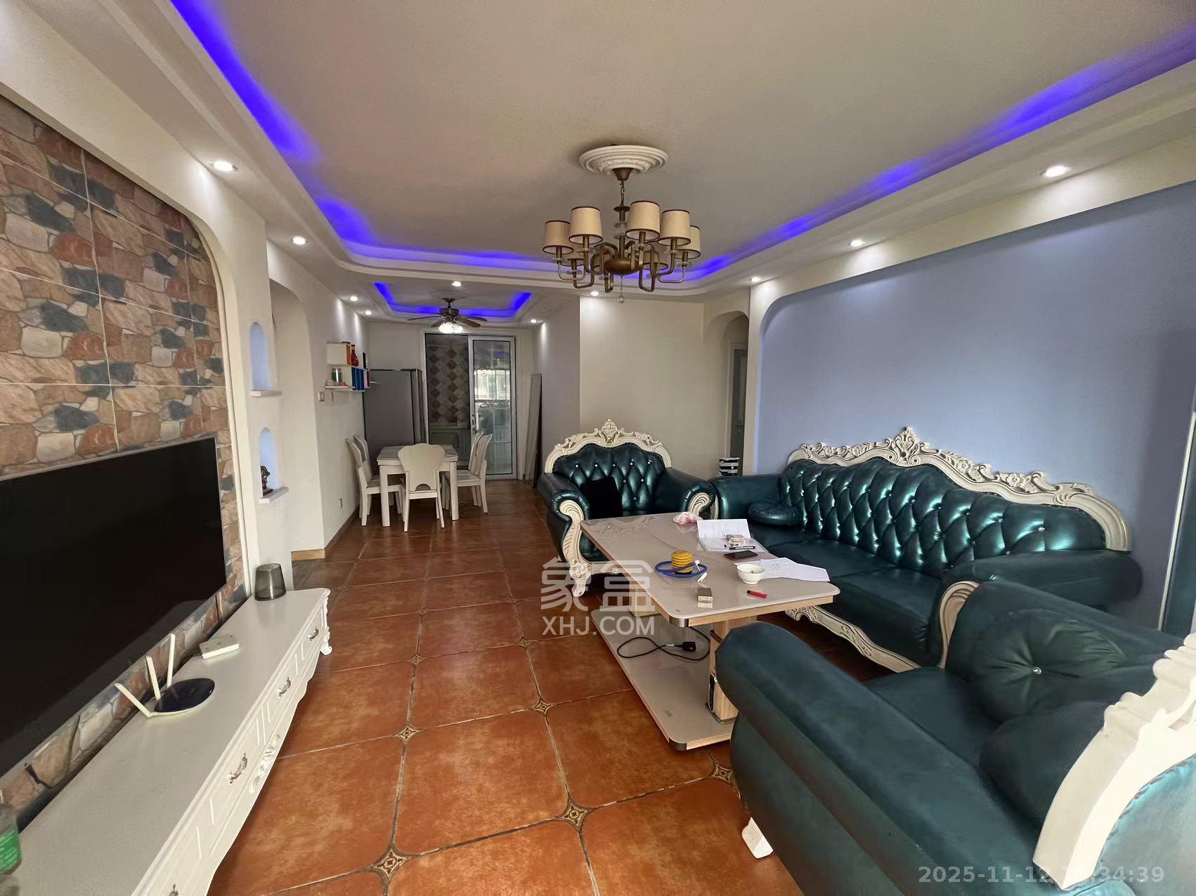 花样年华  4室2厅2卫    2400.0元/月室内图