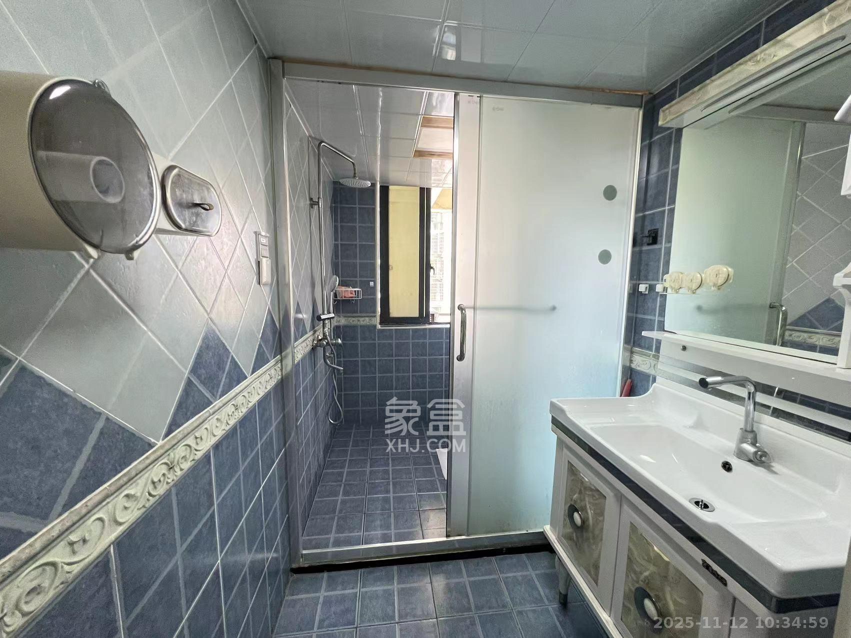 花样年华 4室2厅2卫 2400.0元/月 花样年华 4室2厅2卫 2400.0元/月室内图