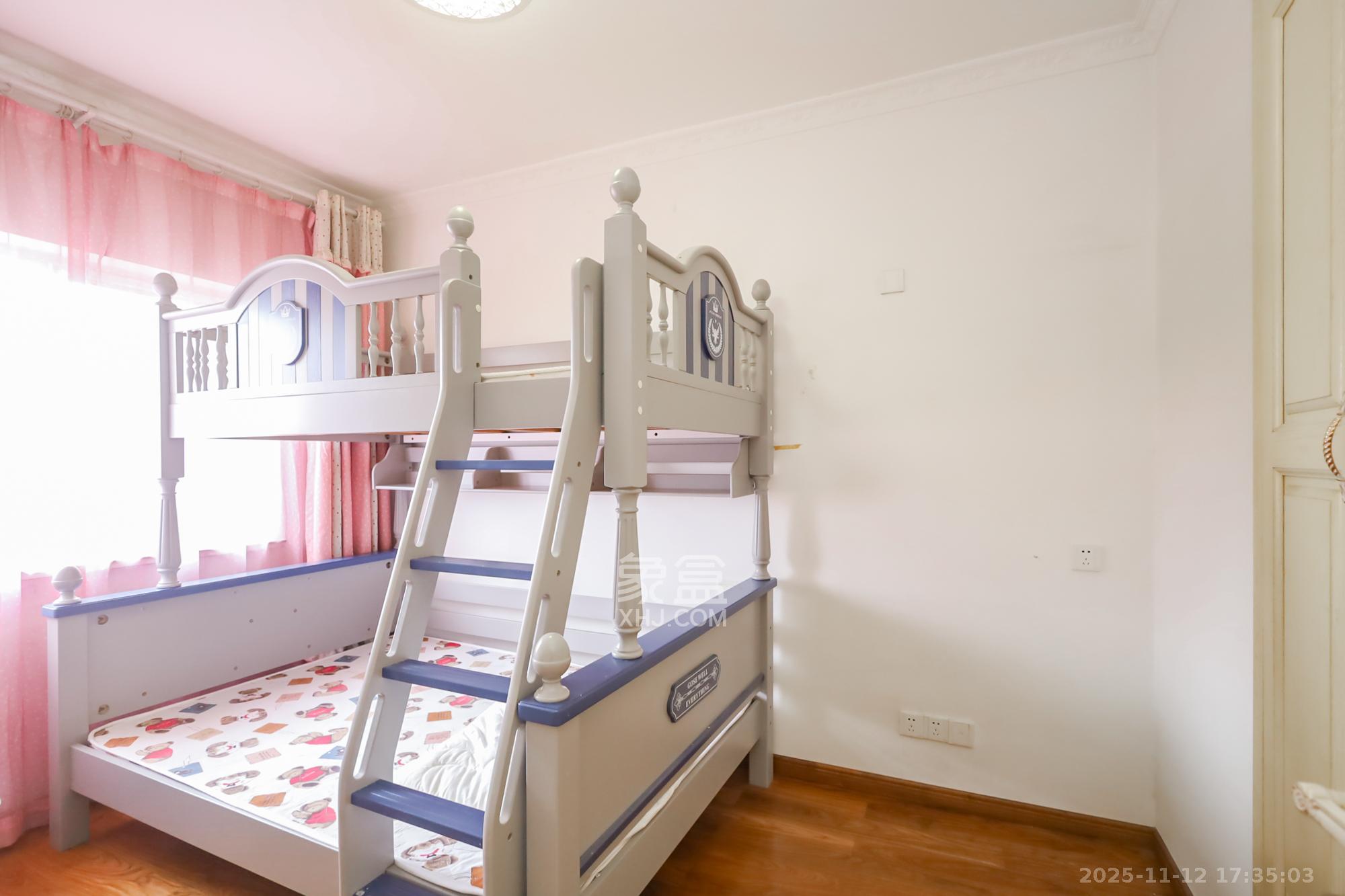 景秀江山  3室2厅1卫    115.0万卧室