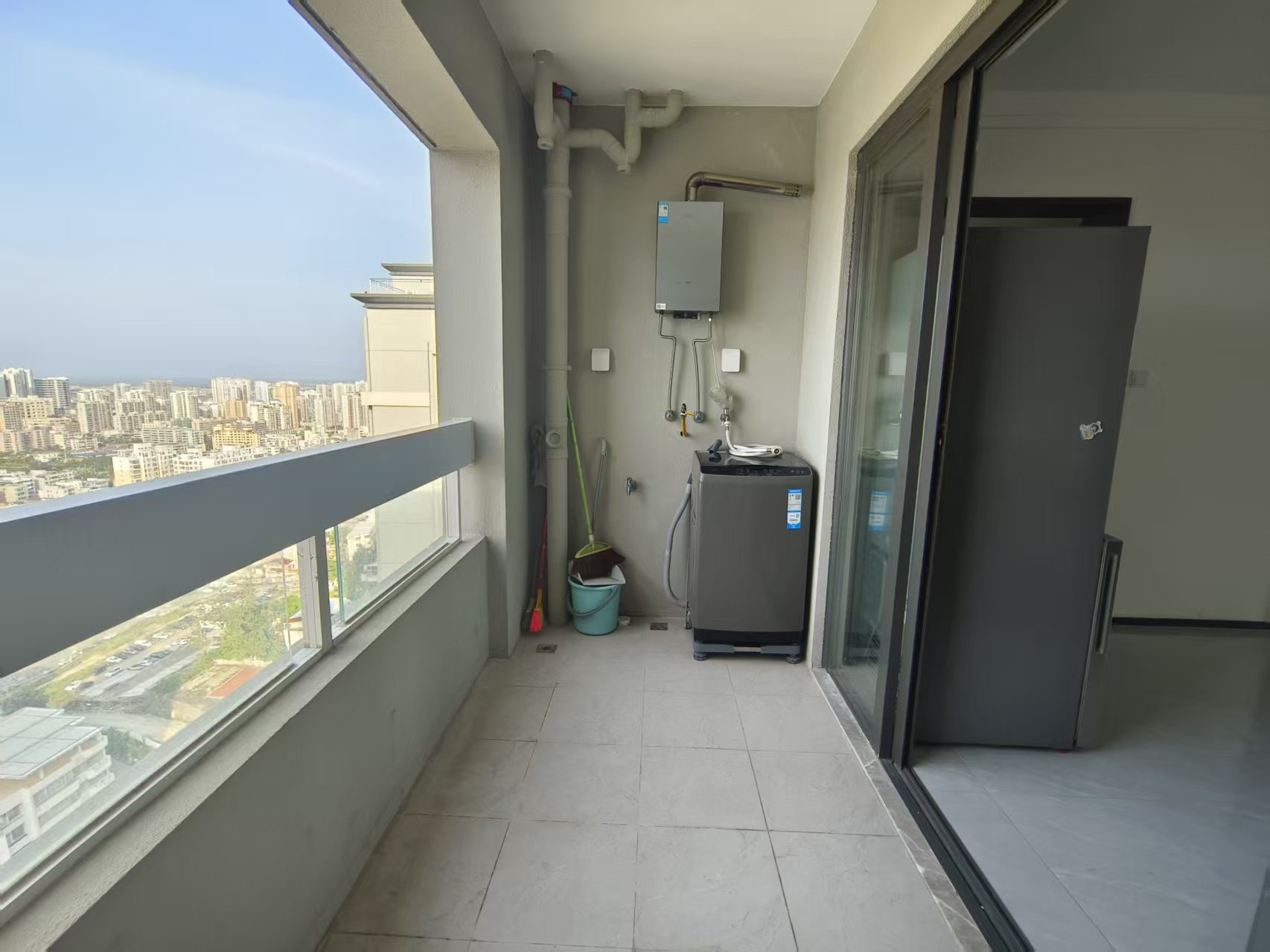 海府大院(海府路41号) 3室2厅2卫 3200.0元/月 海府大院(海府路41号) 3室2厅2卫 3200.0元/月室内图