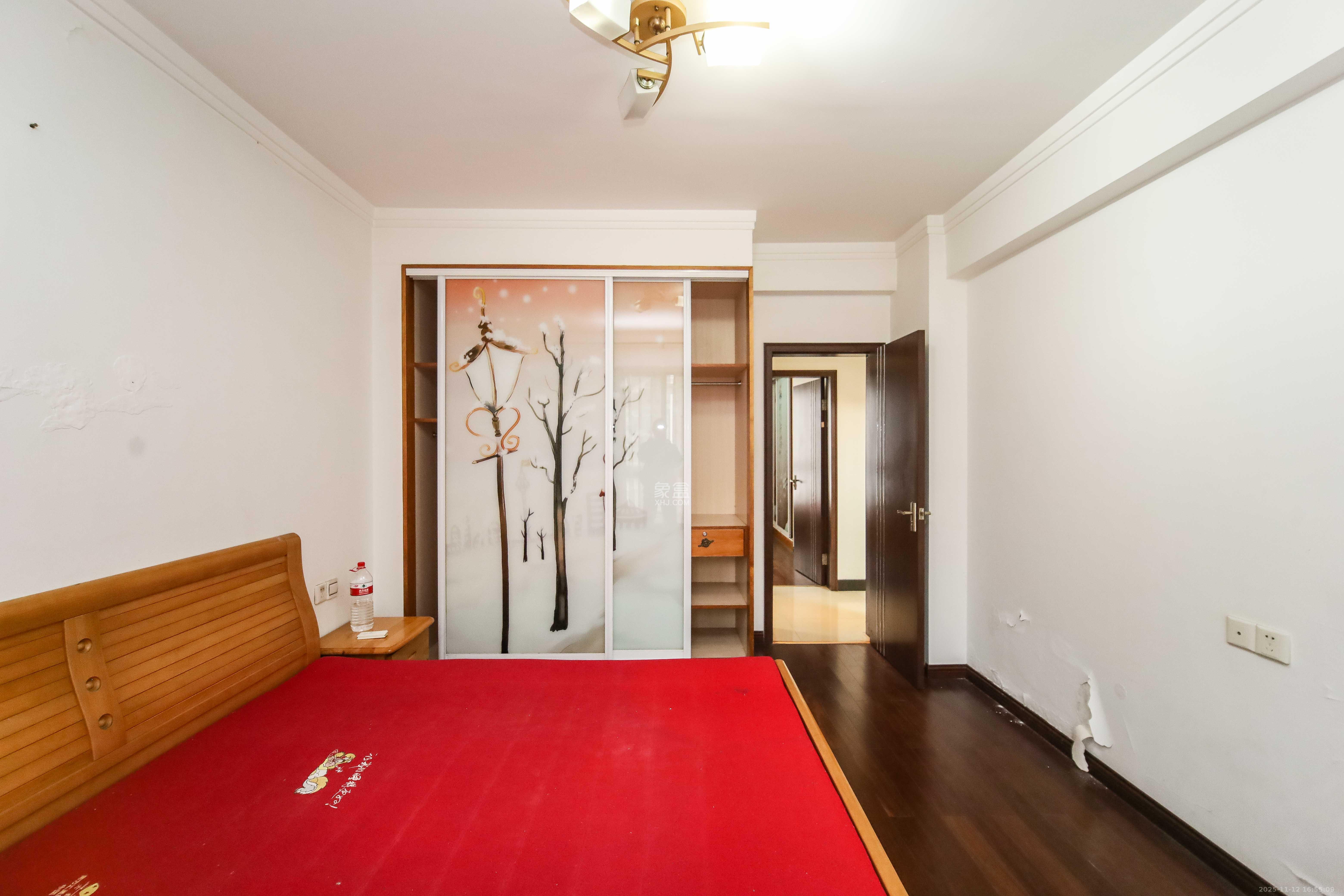 浏阳河畔家园 3室2厅2卫 90.0万 浏阳河畔家园 3室2厅2卫 90.0万卧室