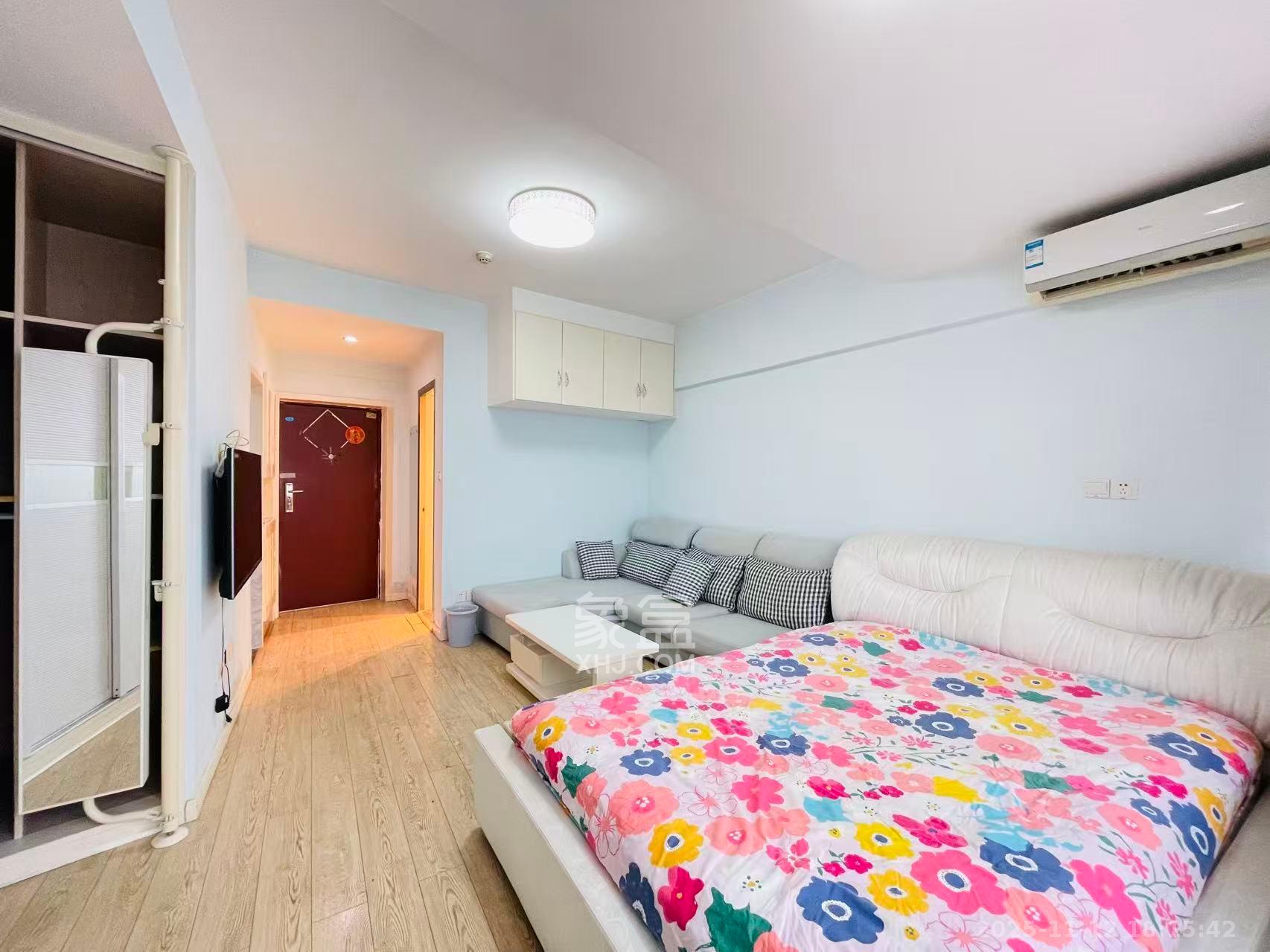 观园国际公寓  1室1厅1卫    2000.0元/月室内图