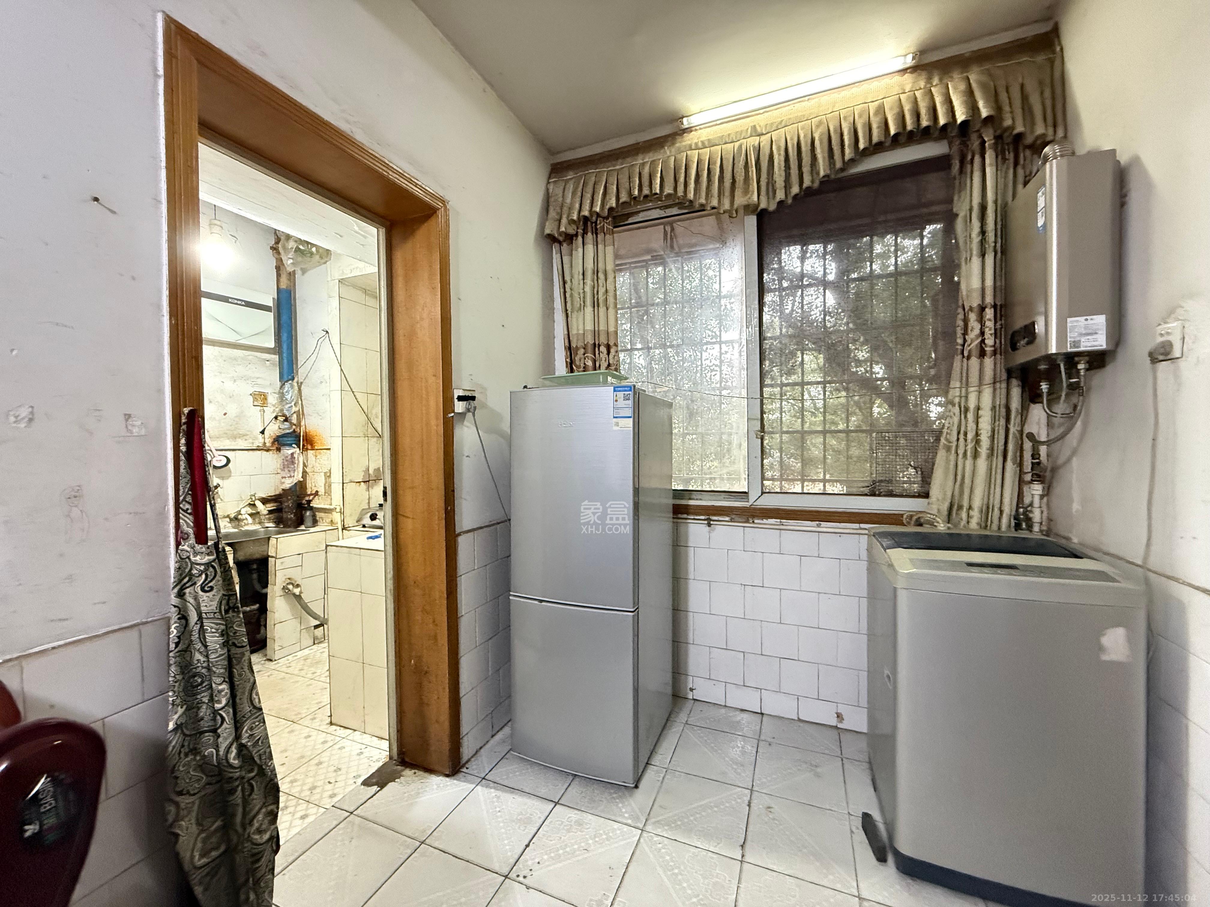 汽制宿舍  2室2厅1卫    1200.0元/月室内图