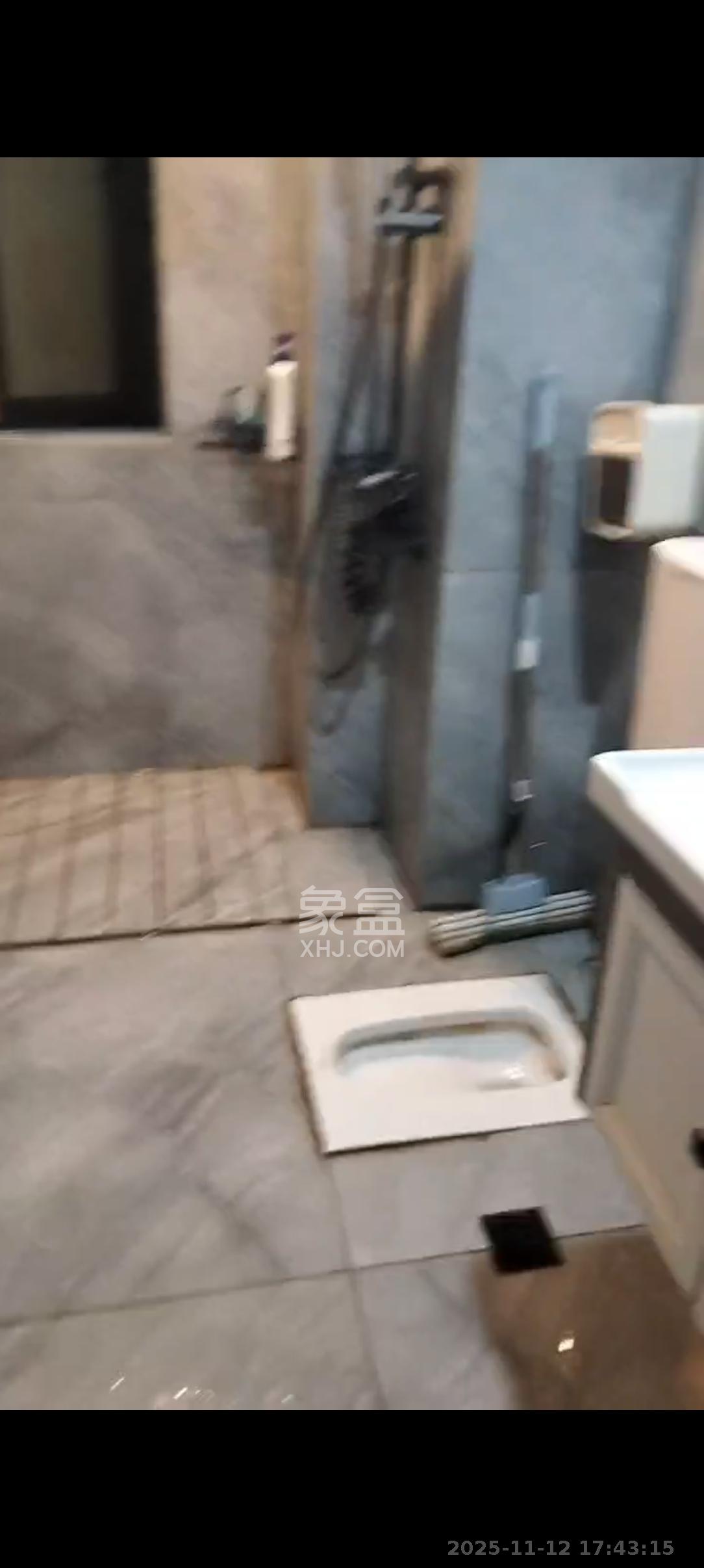 华远海蓝郡 3室2厅2卫 2200.0元/月 华远海蓝郡 3室2厅2卫 2200.0元/月室内图