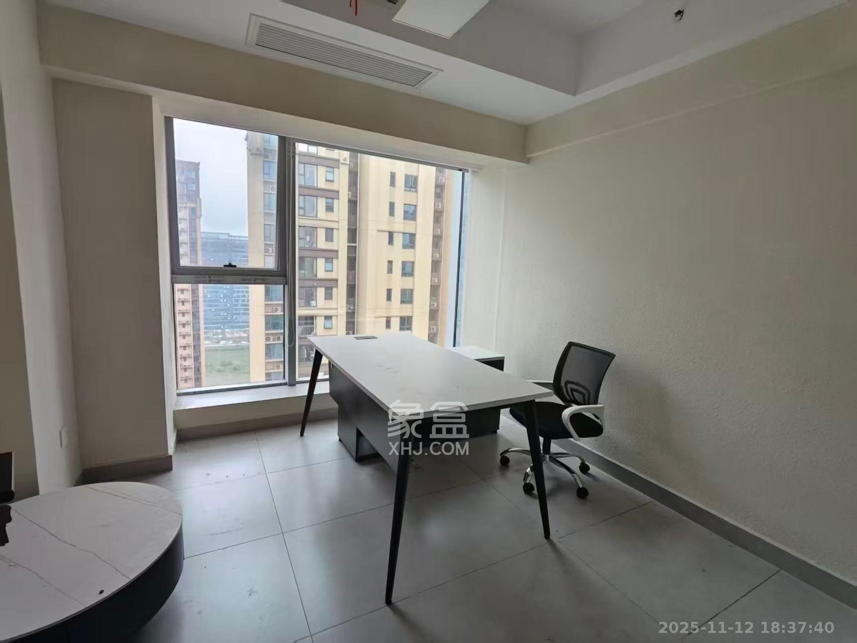 金地商置湘江峯汇  1室1厅1卫    4800.0元/月室内图