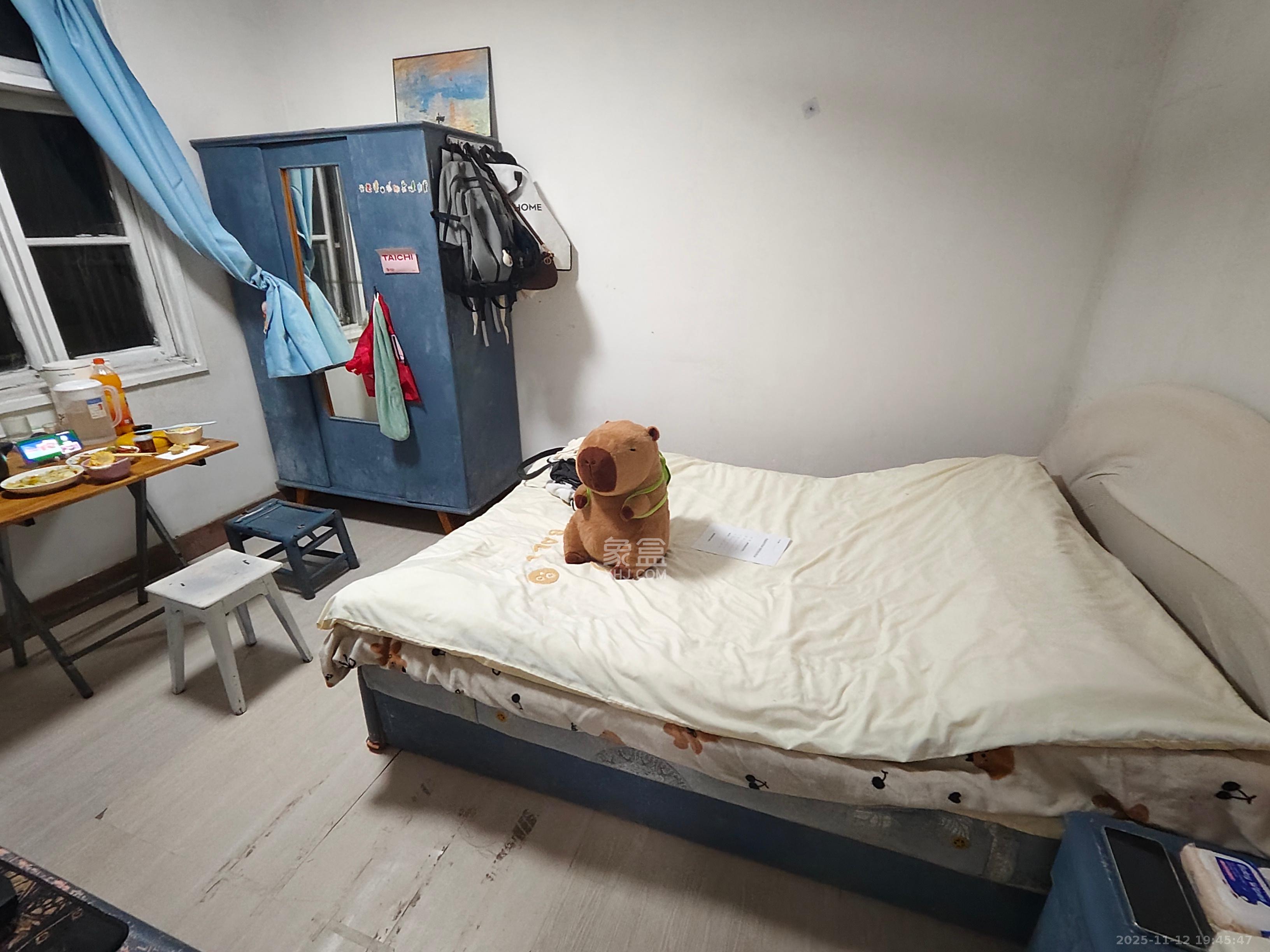 民政局宿舍  2室1厅1卫    1300.0元/月室内图