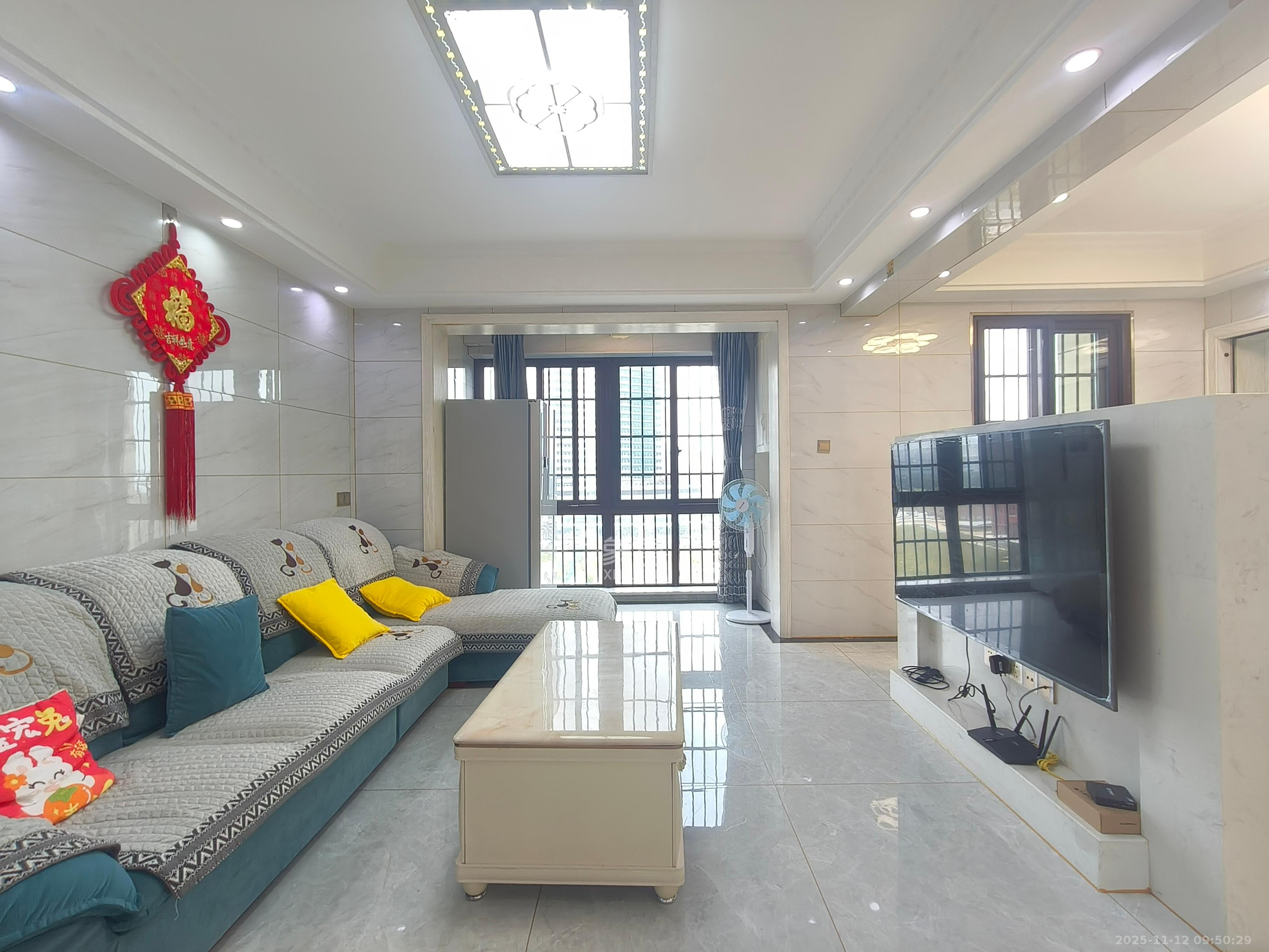 东方美地  4室2厅2卫    2800.0元/月