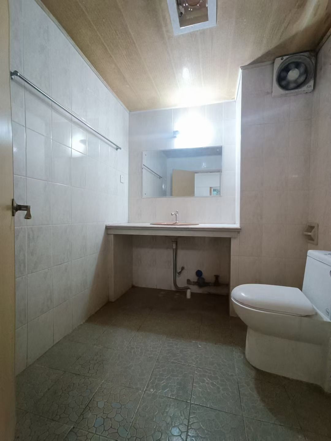 金东花园  4室2厅2卫    3000.0元/月室内图