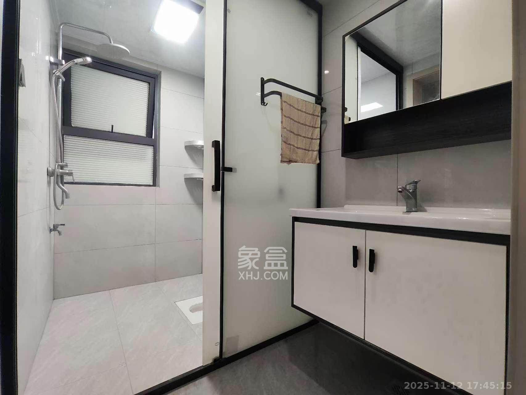 恒大名都  3室2厅1卫    1800.0元/月室内图