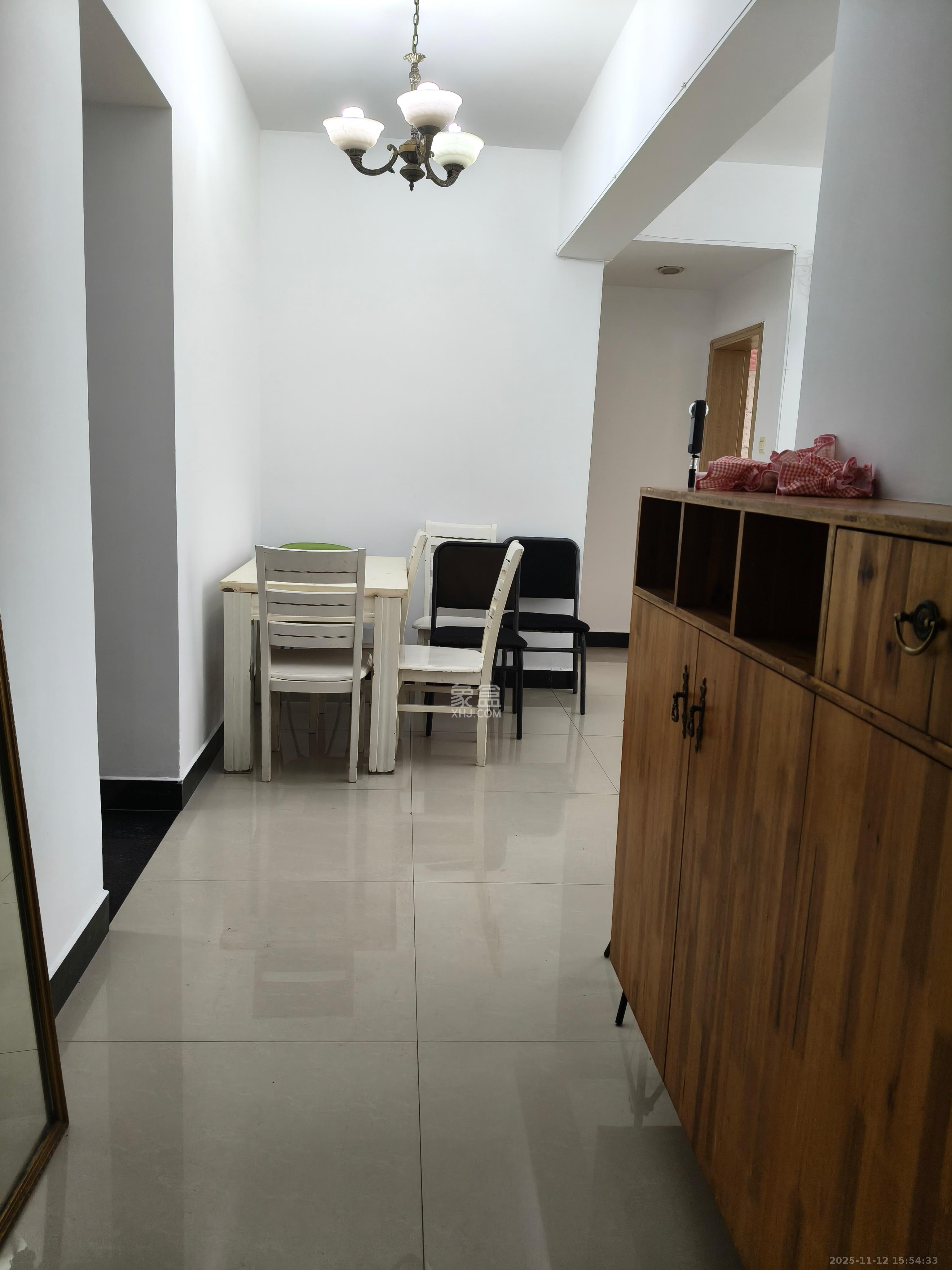 上河国际B座  1室2厅2卫    2200.0元/月室内图