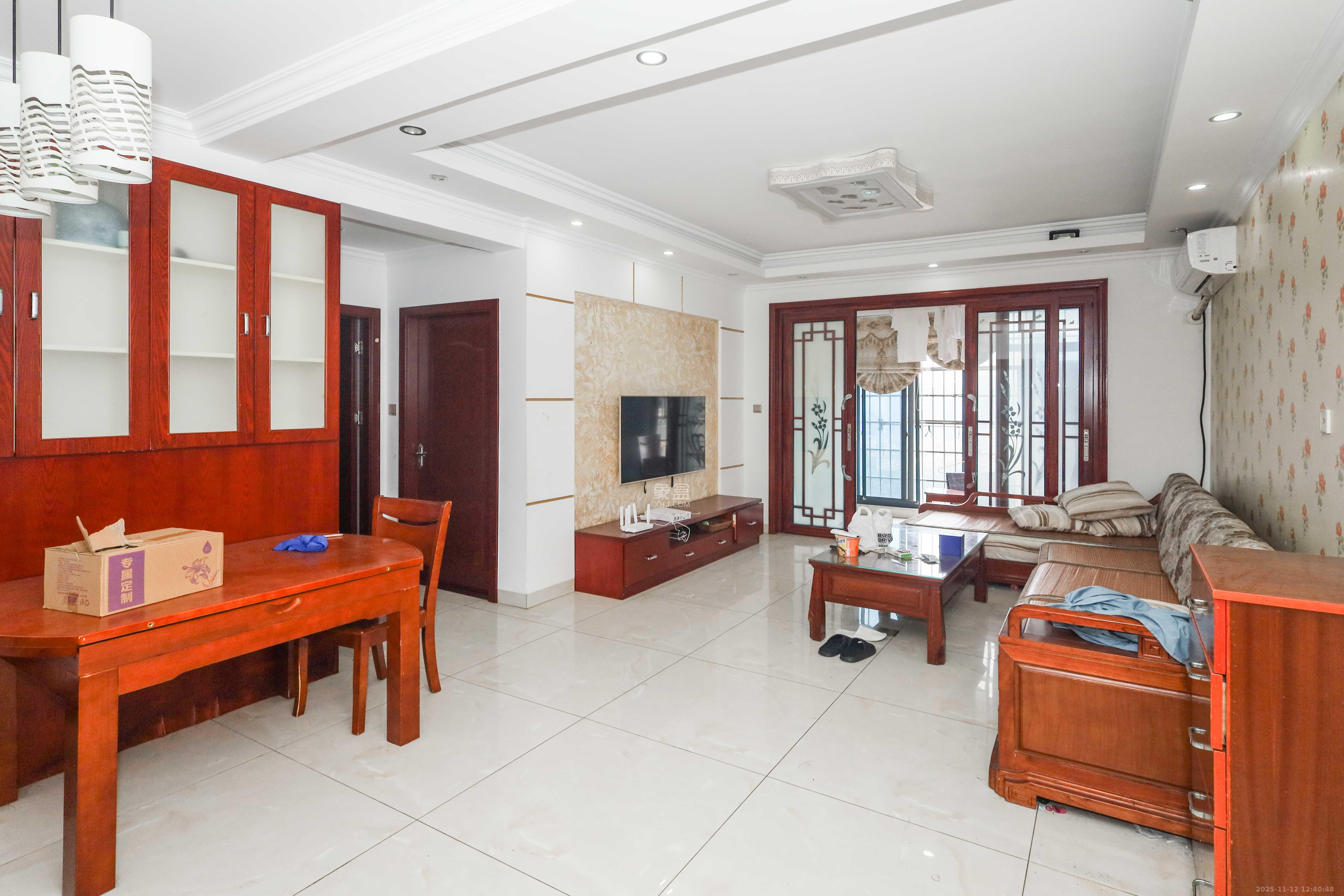 天元涉外景园C区 3室2厅1卫 78.0万 天元涉外景园C区 3室2厅1卫 78.0万客厅