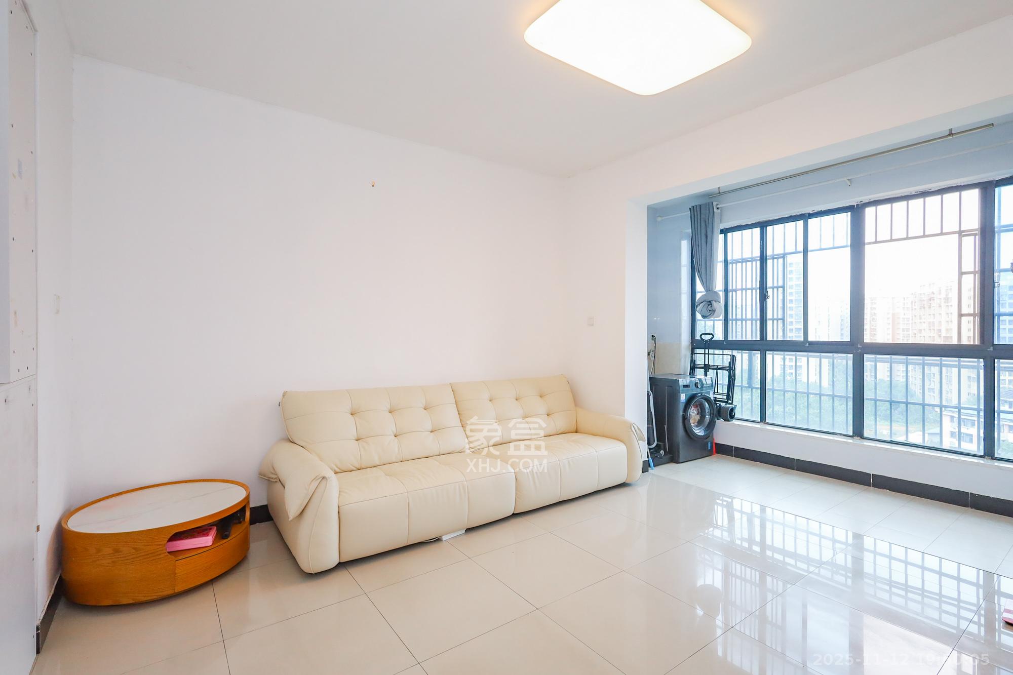 滨江海棠湾 3室2厅1卫 72.0万 滨江海棠湾 3室2厅1卫 72.0万客厅