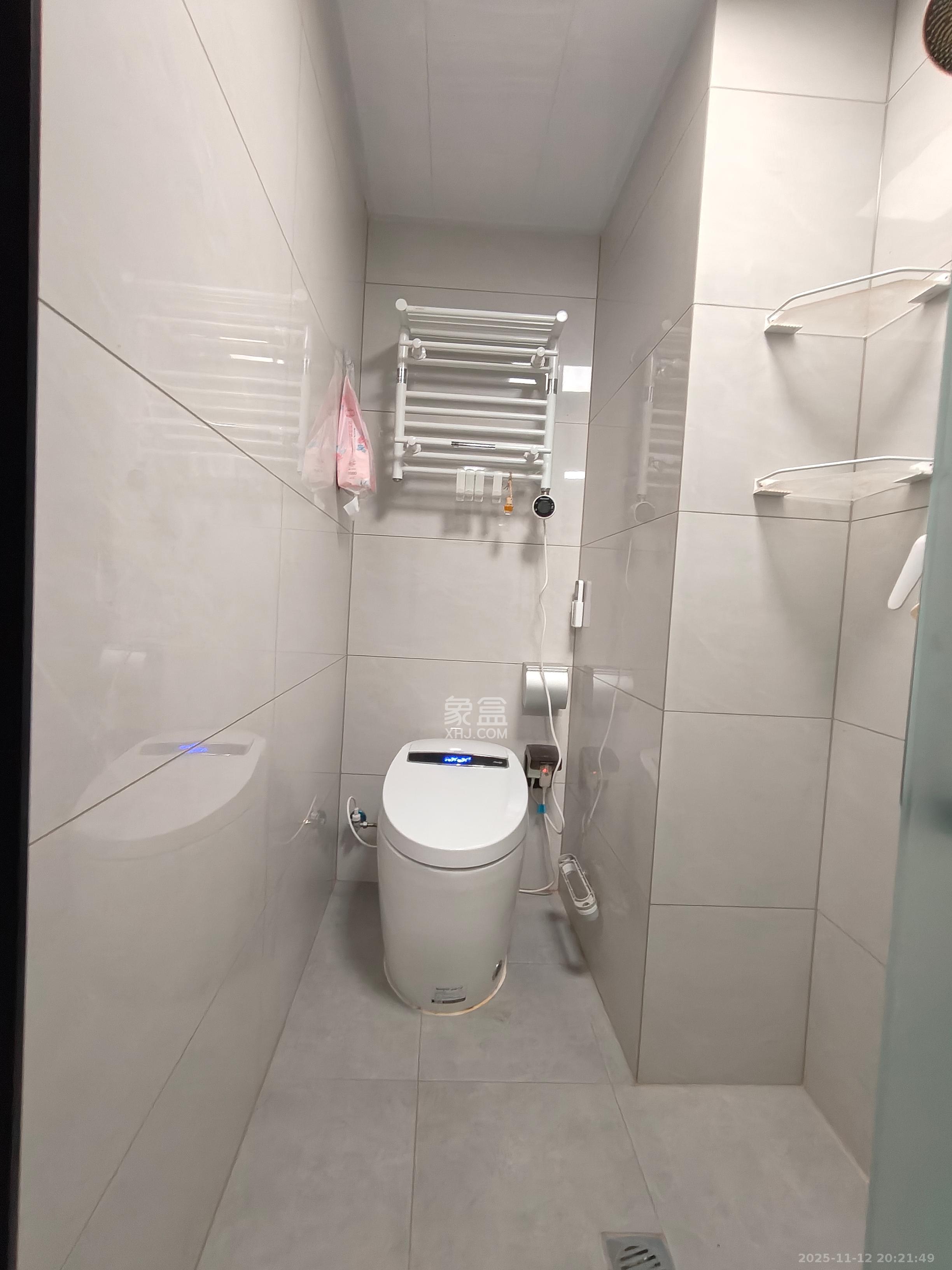 湘域中央  1室1厅1卫    2200.0元/月室内图